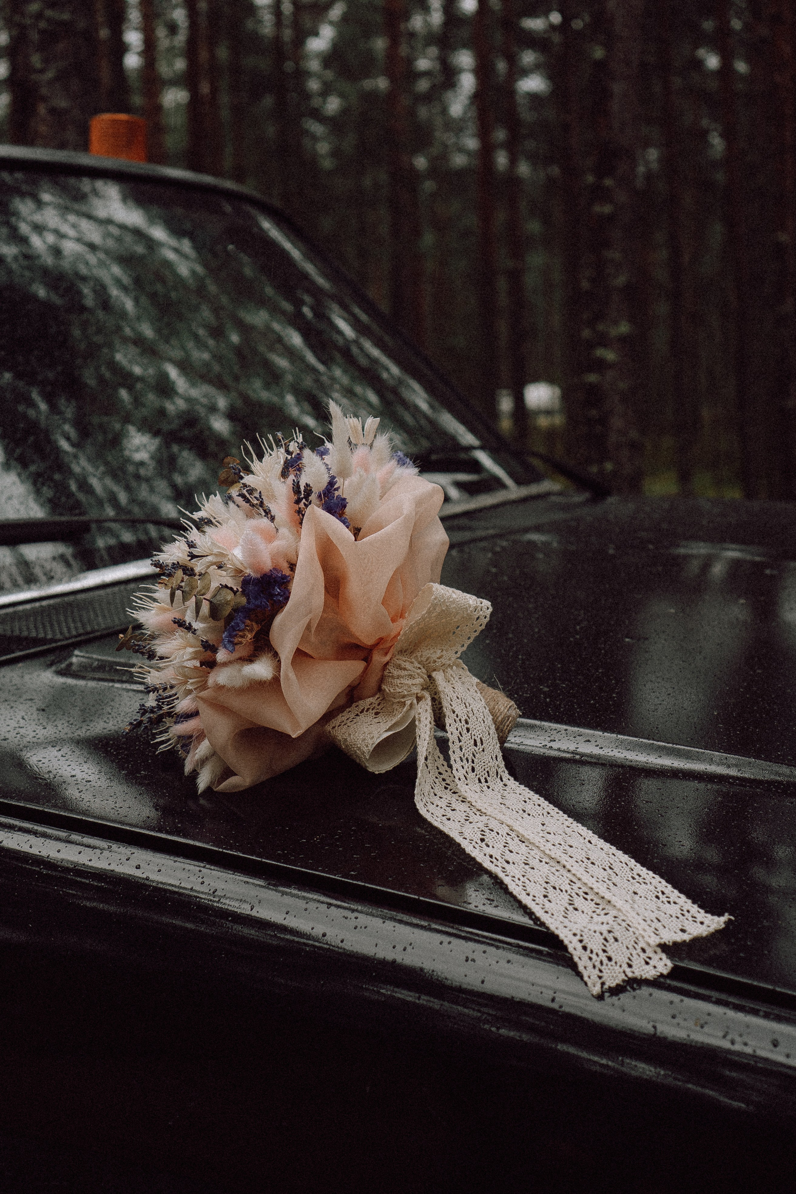 СВАДЕБНАЯ ФОТОСЕССИИЯ ПАРЫ В ГОРОДЕ ПРИОЗЕРСК В СОСНОВОМ ЛЕСУ И С ПИКАПОМ. Профессиональный фотограф, Санкт-Петербург — Виктория Богомолова