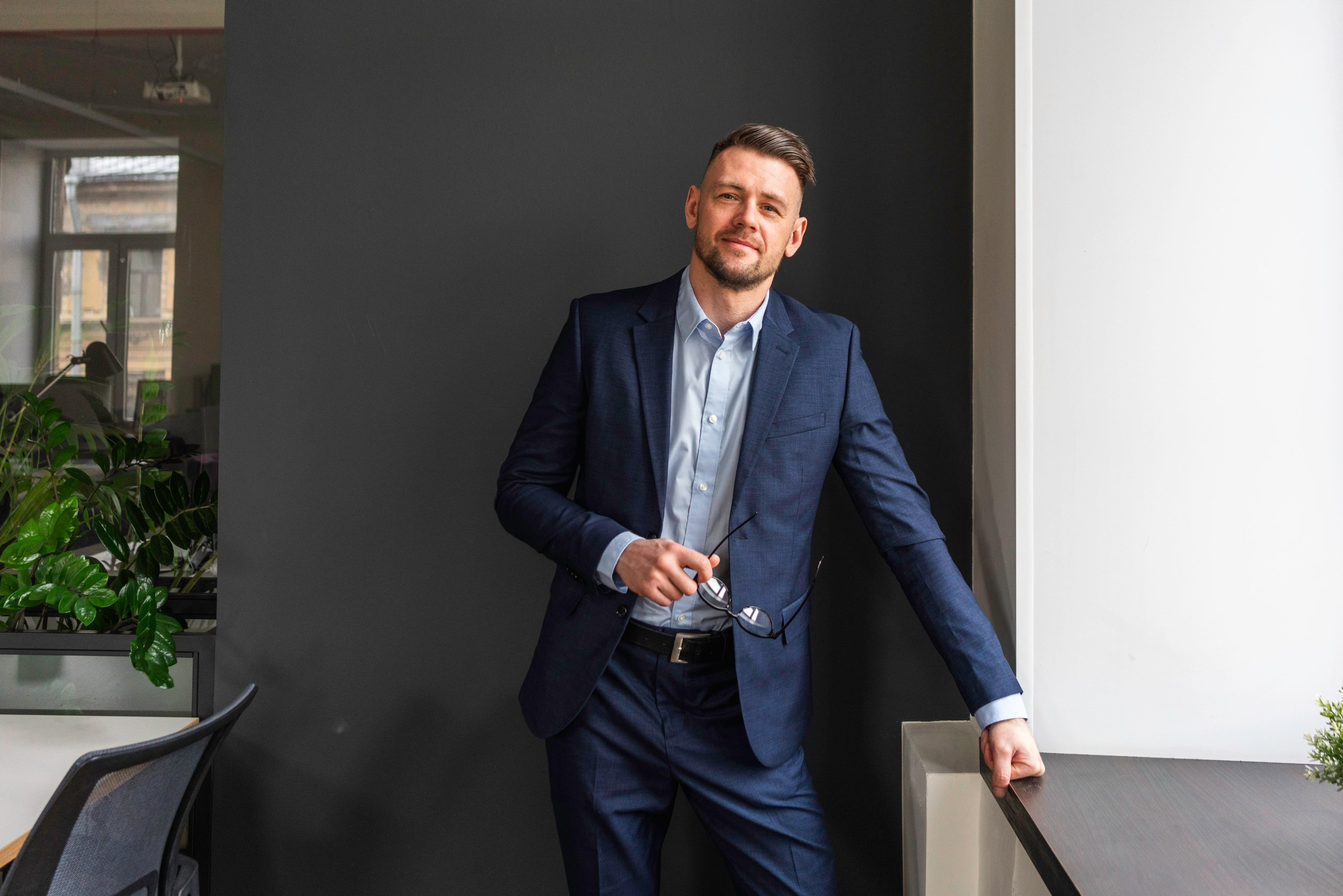 Бизнес портрет. Pinpix.pro рекламная и коммерческая фотография, съемки для брендов, Спб, Петербург