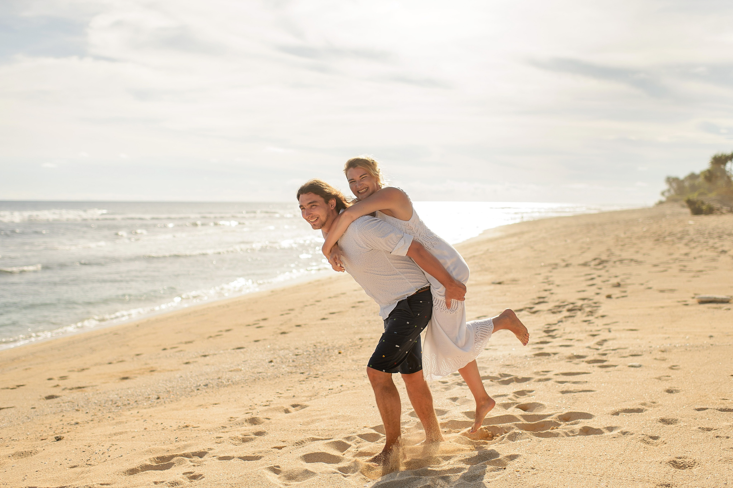 Love on the Sand. Wedding and Destination photographer Rustam Kalimullin