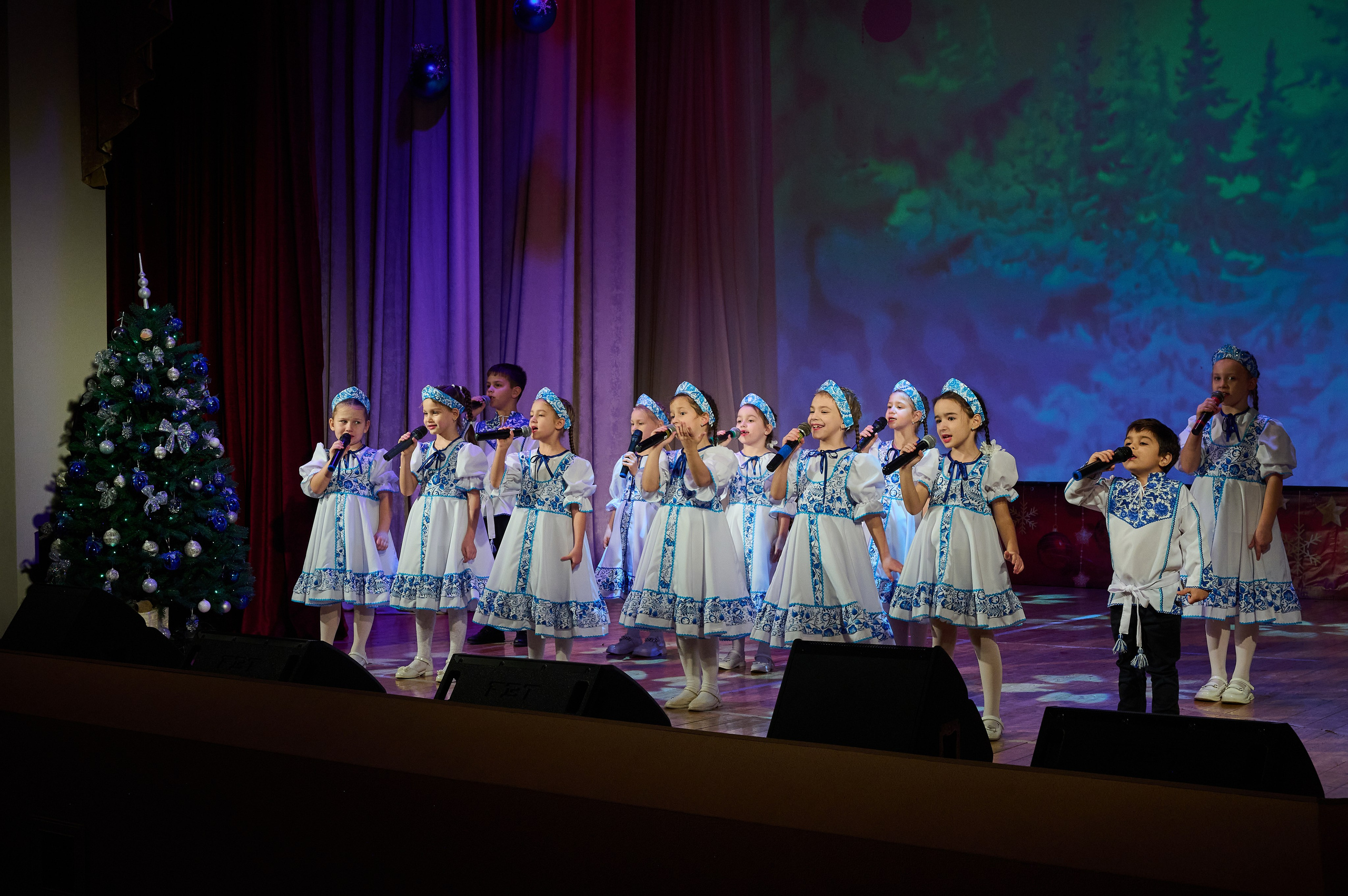 Концерт НГ В ДК. Жизнь курорта Кабардинка в фотографиях