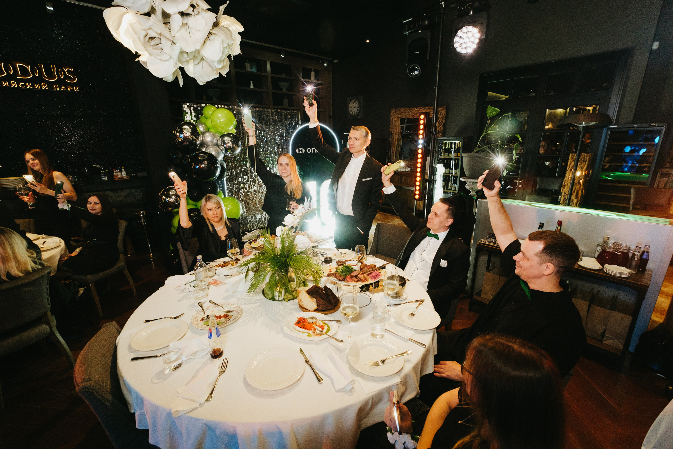 Корпоратив в Сириусу (Адлер) 10 лет компании. Свадебный фотограф Денис Ожигин в Краснодаре и крае. Эмоциональная и стильная съемка вашего дня