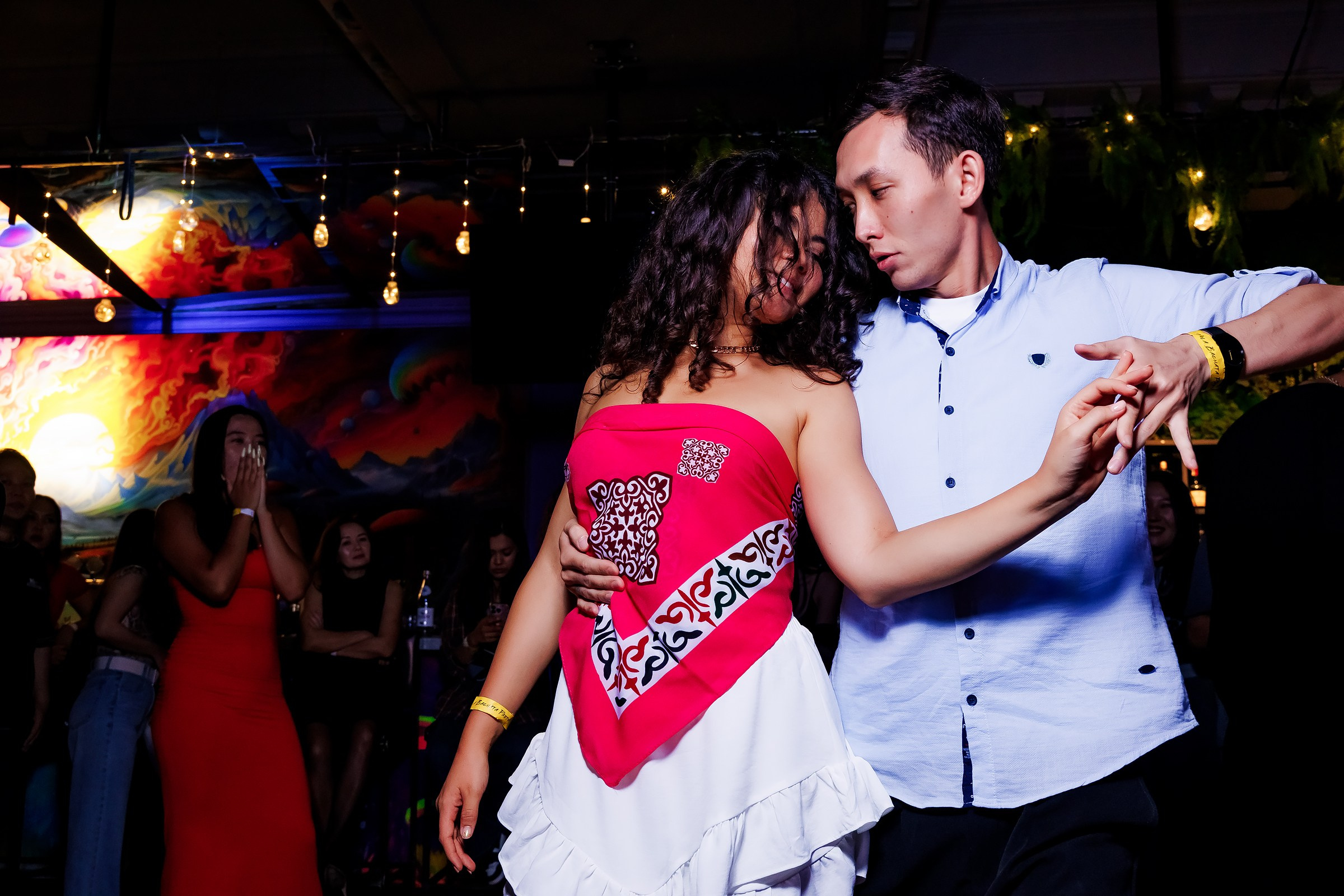 Bachata Party by Hola Dance. Репортажный фотограф в Алматы Каюпов Сержан