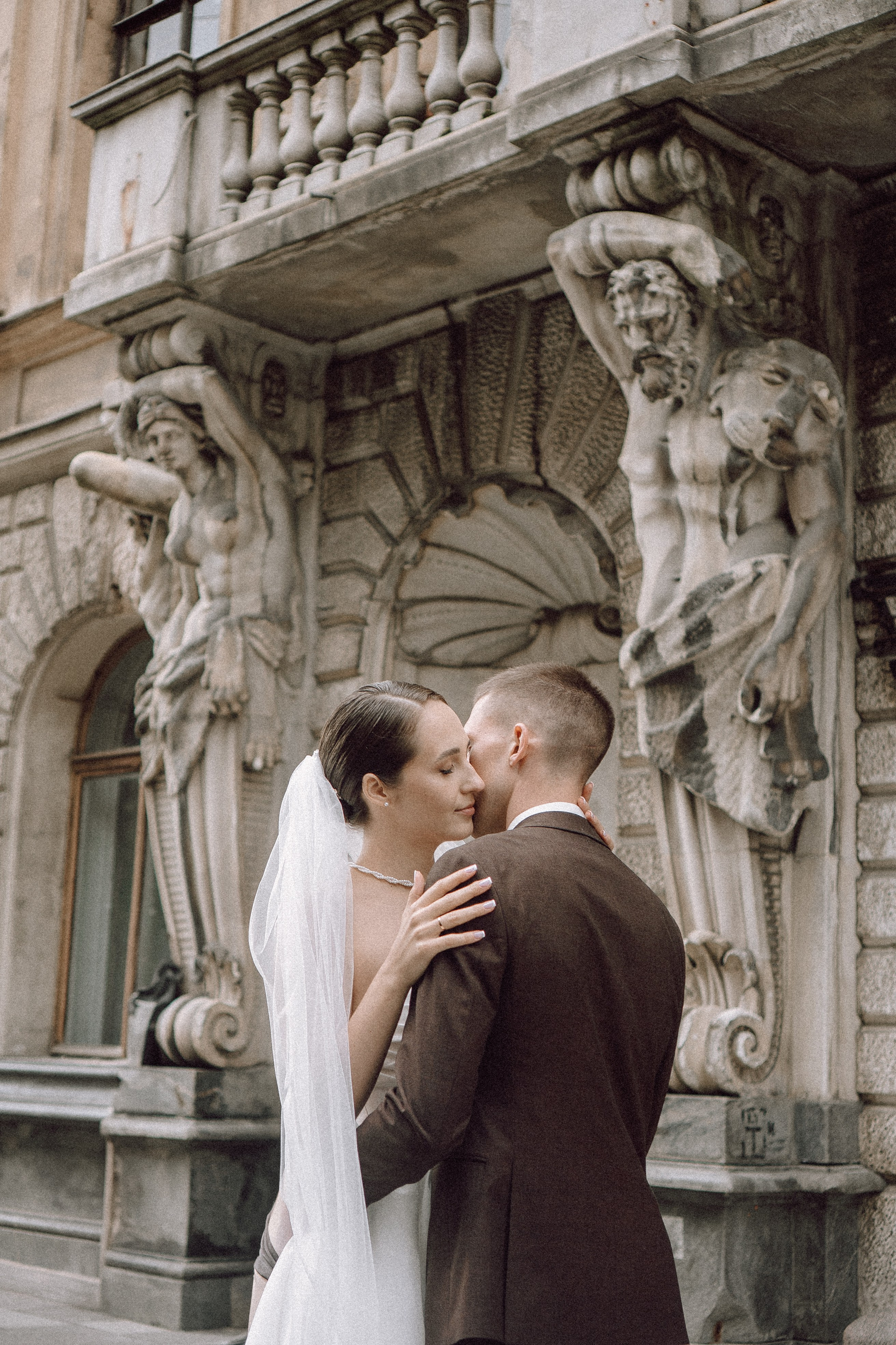 СВАДЕБНАЯ ПРОГУЛКА В САНТК-ПЕТЕРБУРГЕ (ИСАКИЕВСКИЙ СОБОР, ЗИМНЯЯ КАНАВКА, ЭРМИТАЖ И БОЛЬШАЯ МОРСКАЯ УЛИЦА). Профессиональный фотограф, Санкт-Петербург — Виктория Богомолова