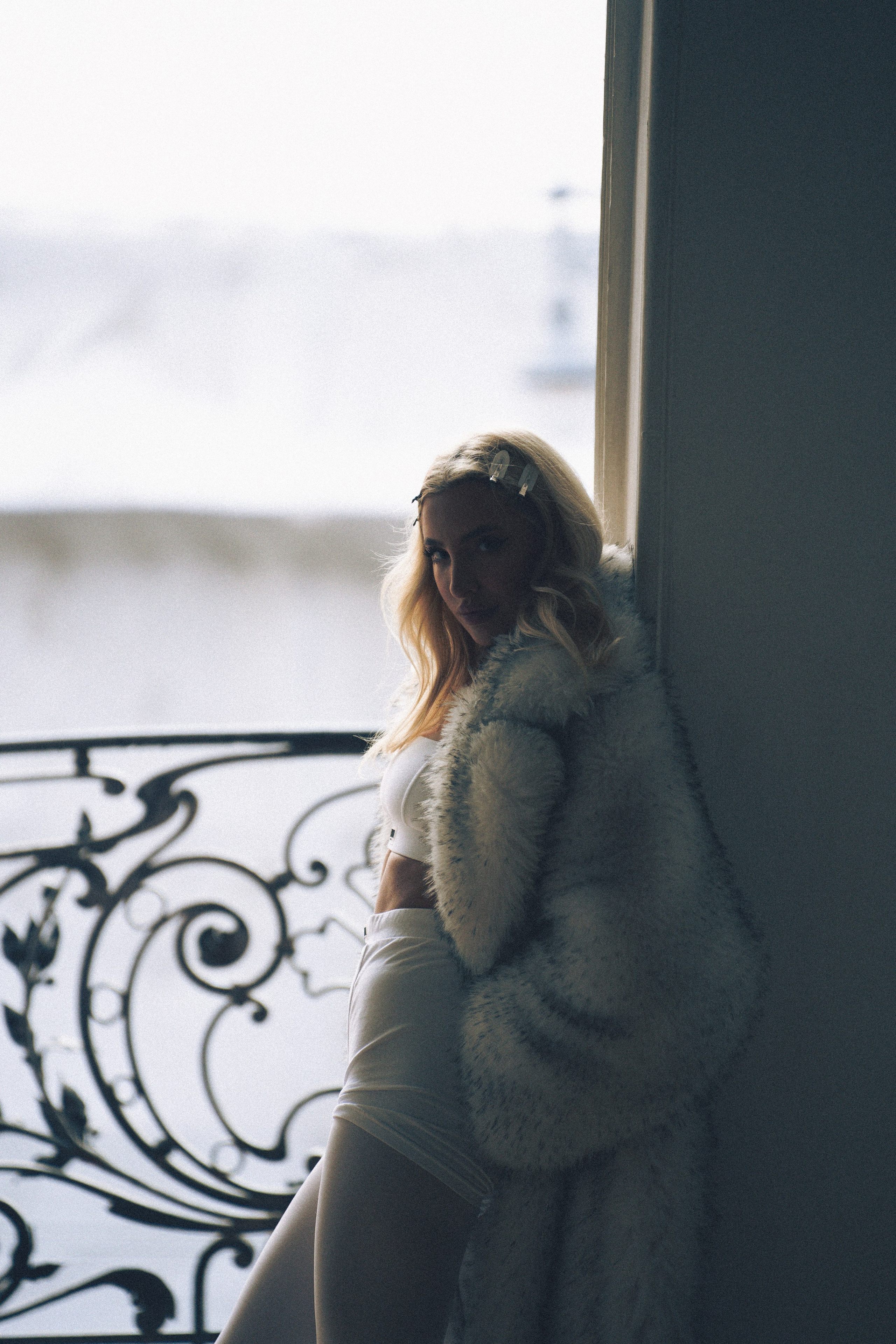 МИНИМАЛИЗМ В СТУДИИ НА ЧЕРНЫШЕВСКОЙ В СТУДИИ С БАЛКОНОМ. Профессиональный фотограф, Санкт-Петербург — Виктория Богомолова