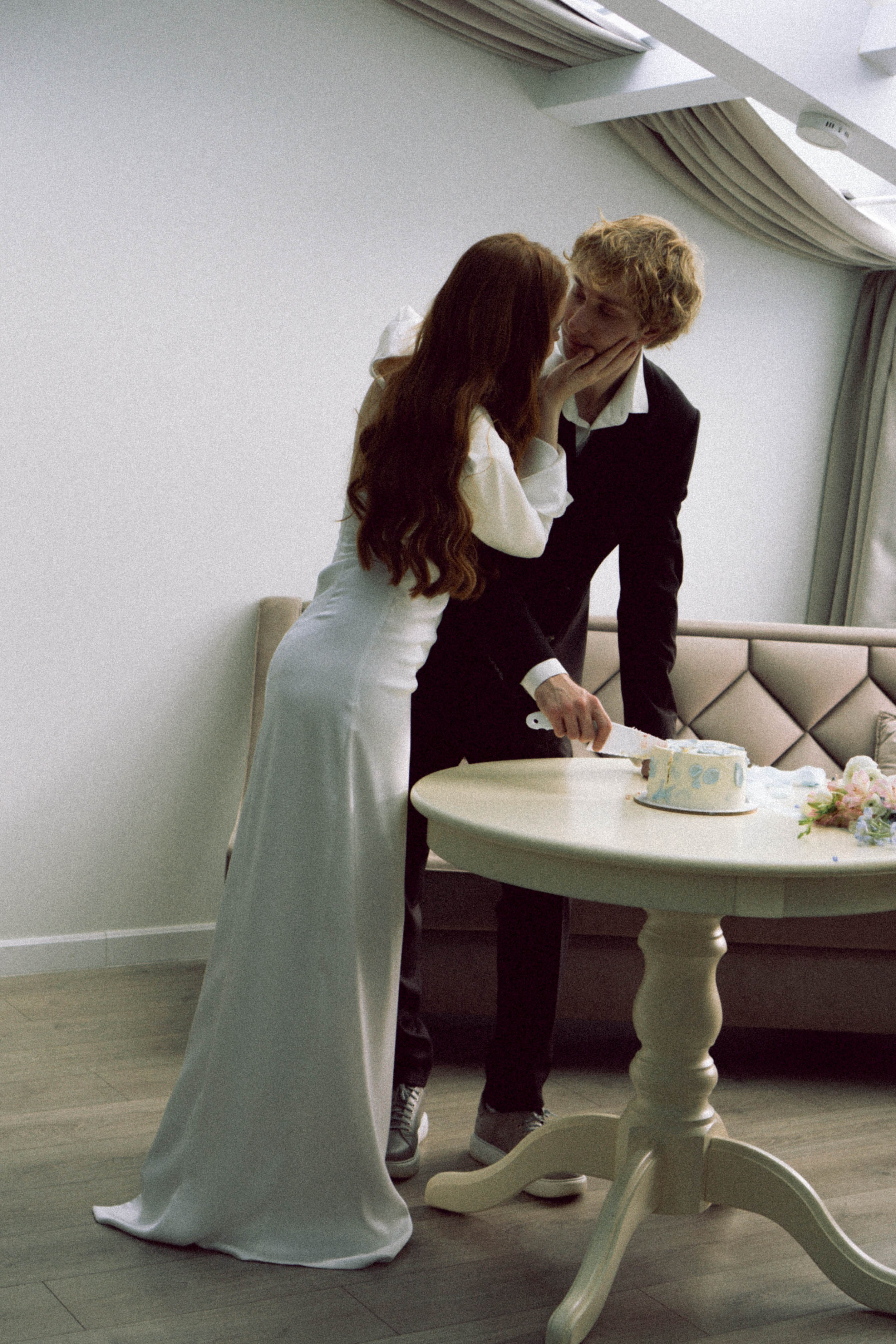 СВАДЕБНАЯ СЬЕМКА В ОТЕЛЕ. СБОРЫ ЖЕНИХА И НЕВЕСТЫ И ТАКЖЕ ТОР И ПОДГОТОВКА К ПРОГУЛКЕ. Профессиональный фотограф, Санкт-Петербург — Виктория Богомолова