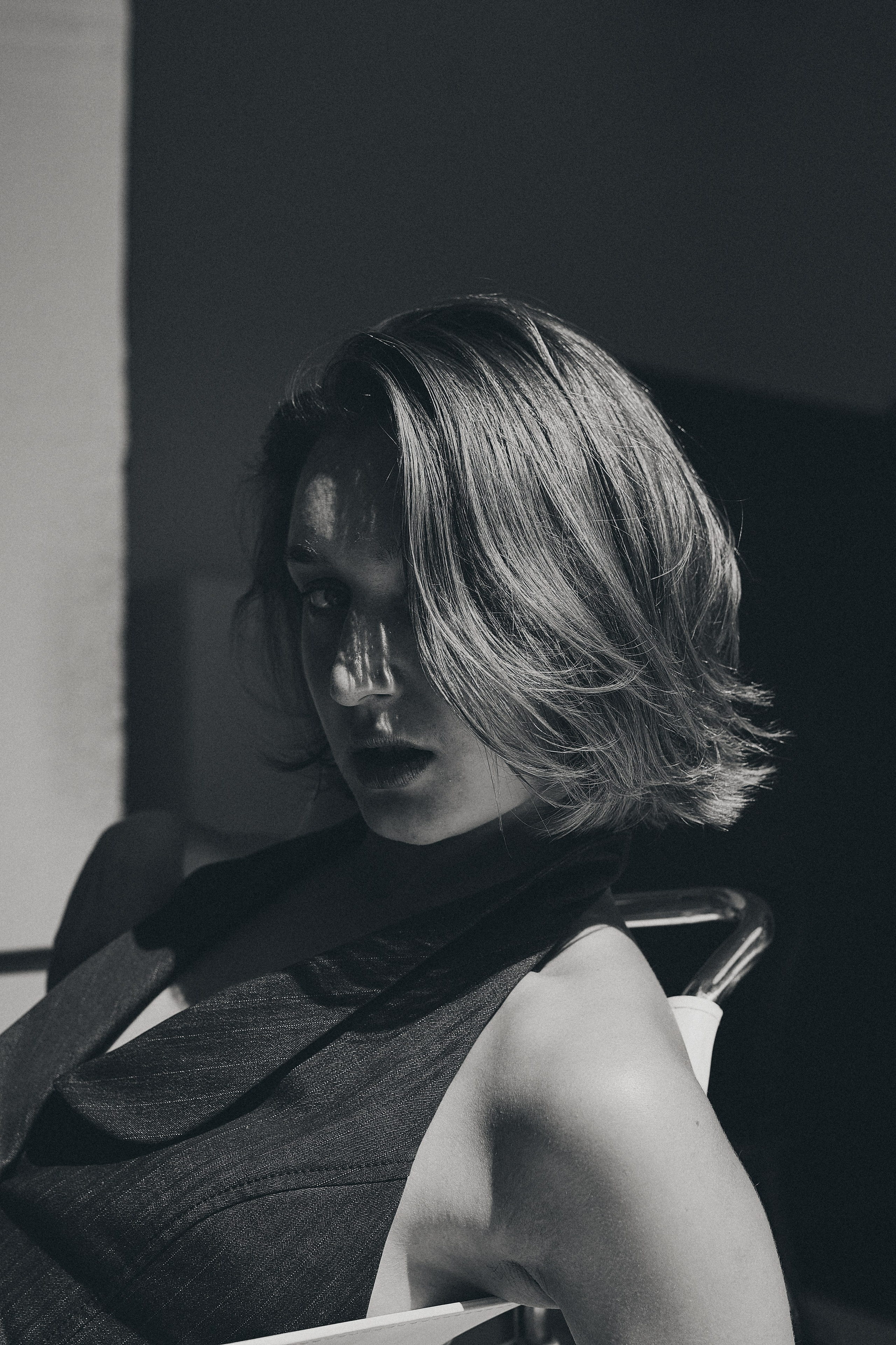 Love story Maxim Julia. Фэшн-фотография и портреты в Владивостоке. Превращаю съёмку в повествование — создаю образы с сюжетом, которые остаются в памяти