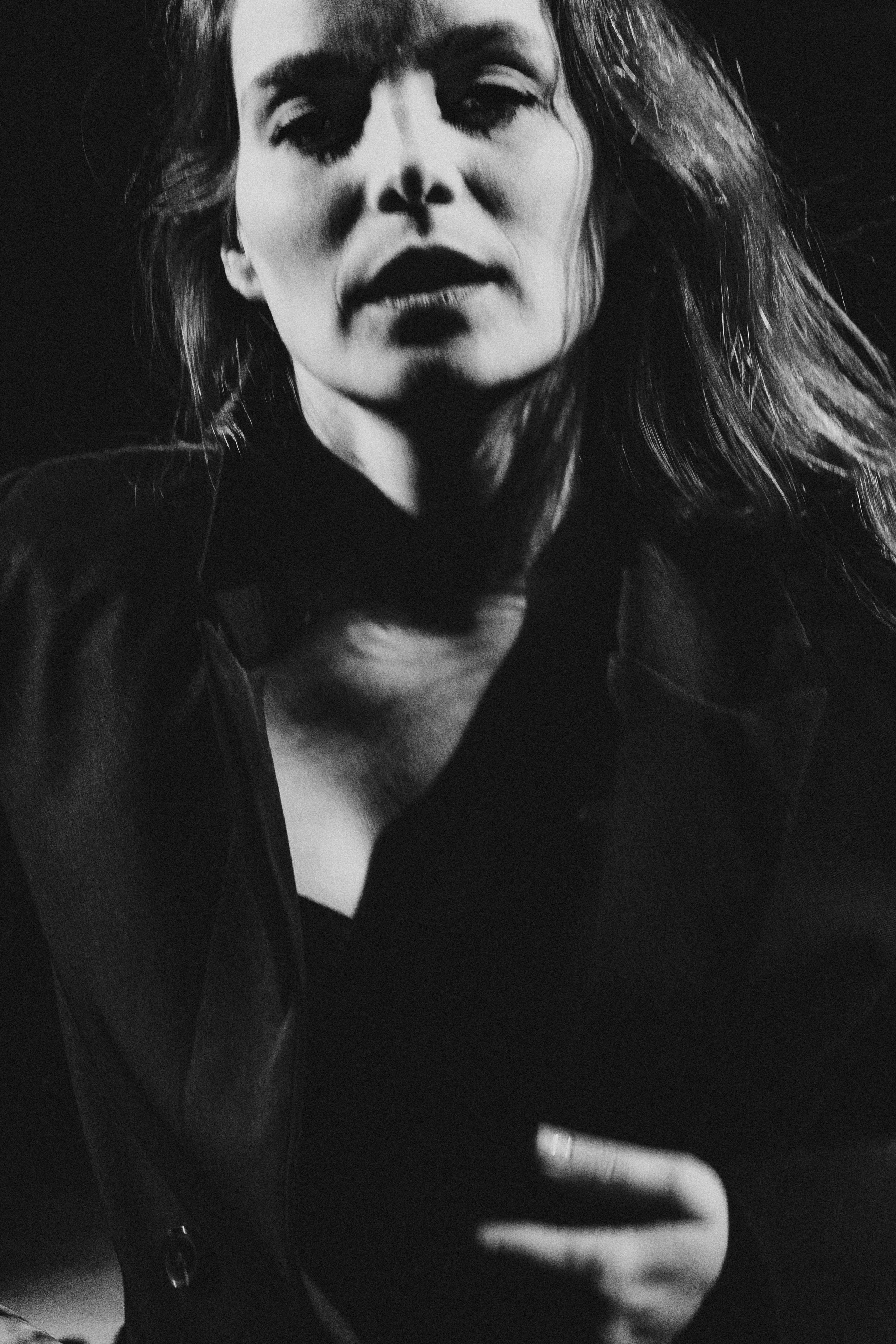 Настя — актриса театра и кино. Денис Марков — фотограф в Екатеринбурге