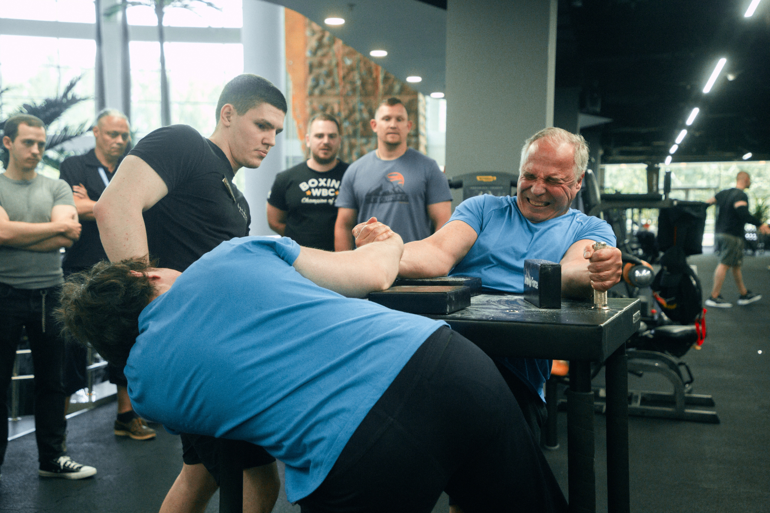 Соревнования по армрестлингу