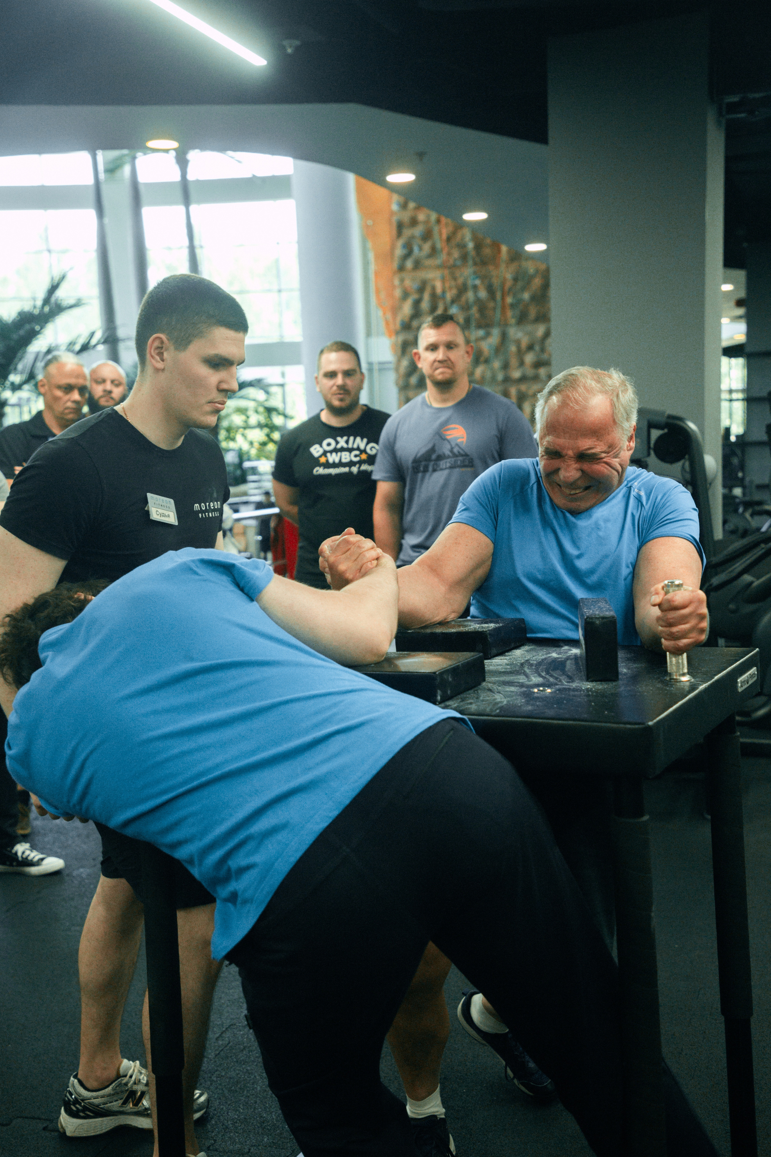 Соревнования по армрестлингу