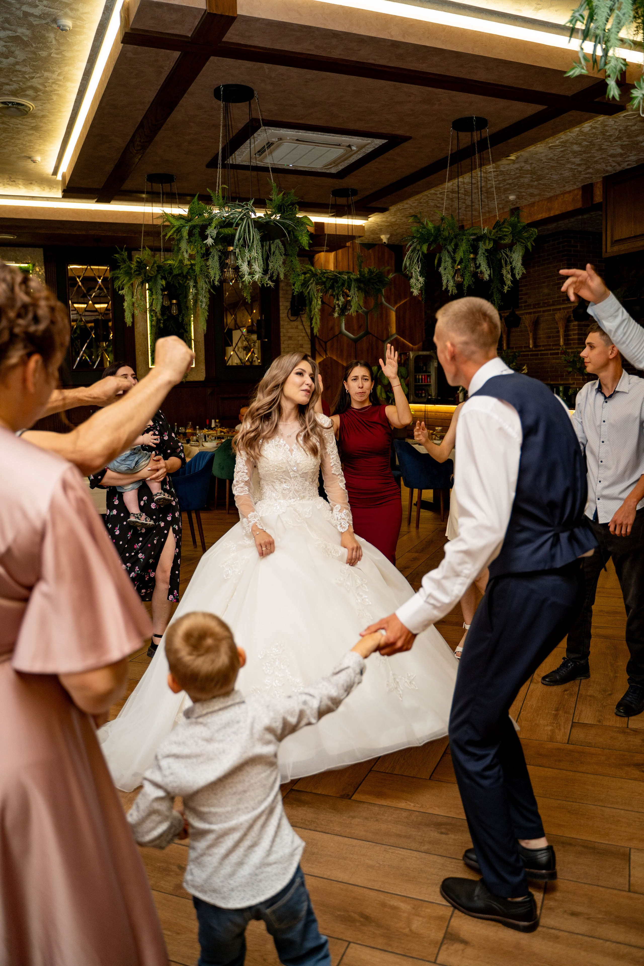 Данил и Анастасия. Видеосьемка, фотосьемка свадеб, юбилеев, утренников в Краснодарском кр