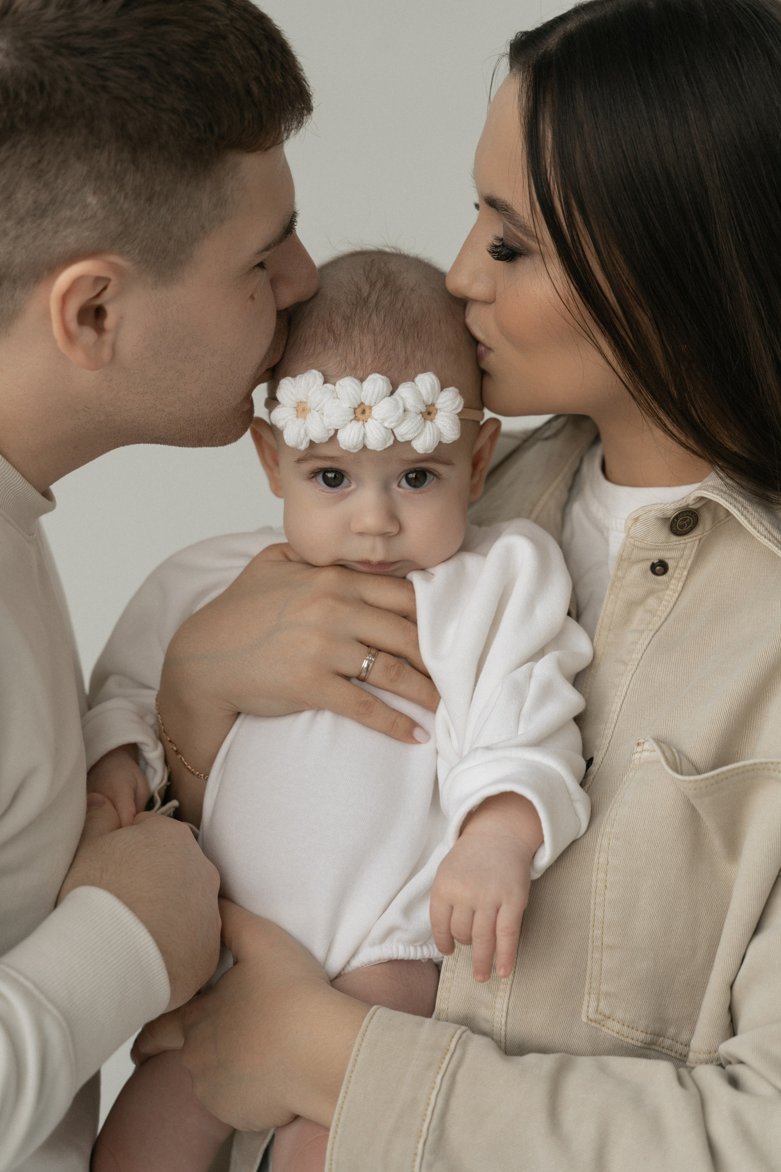 Вдвоём хорошо, но втроём. Моменты и истории о вас настоящих