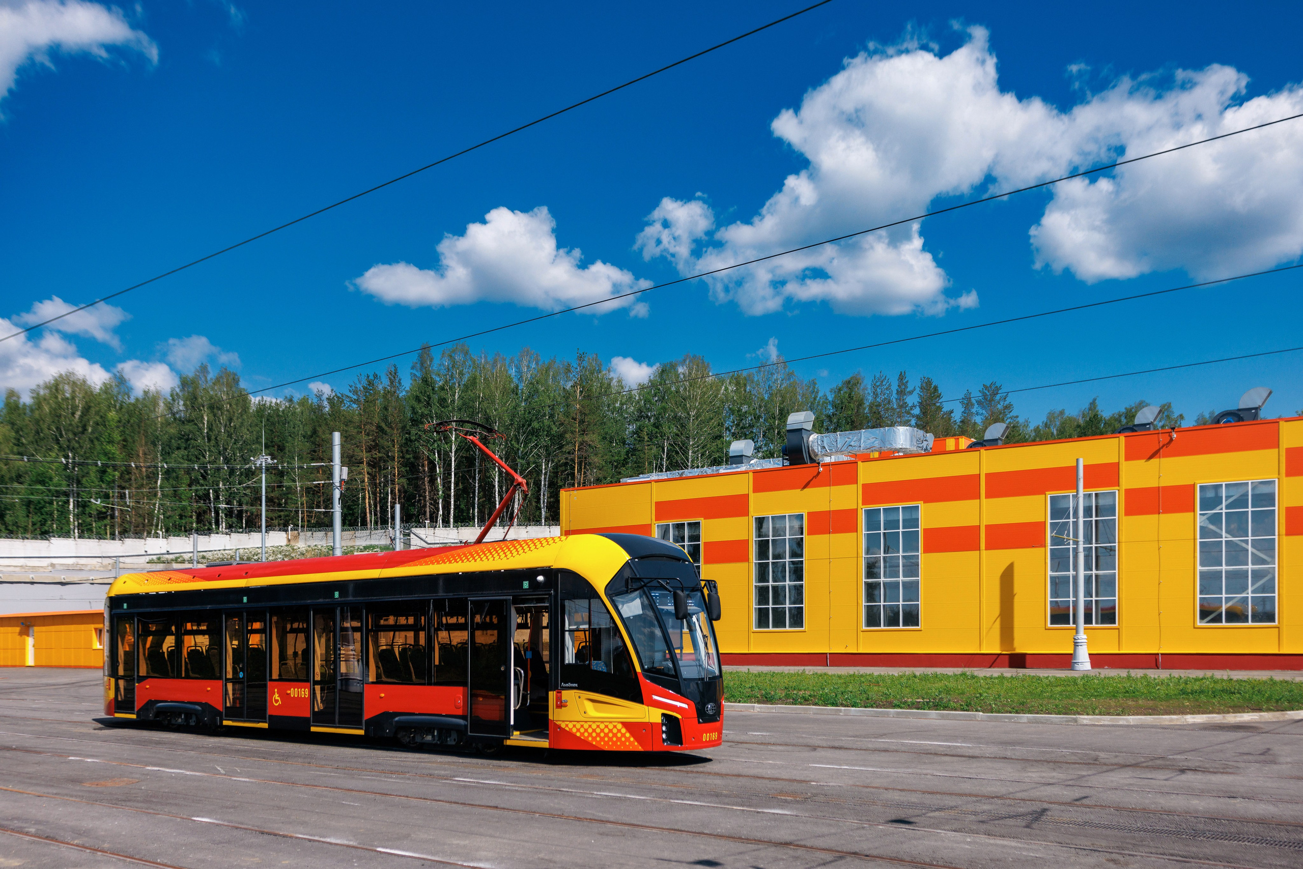 Трамвайное депо. Фотограф Виталий Хайлов, Екатеринбург