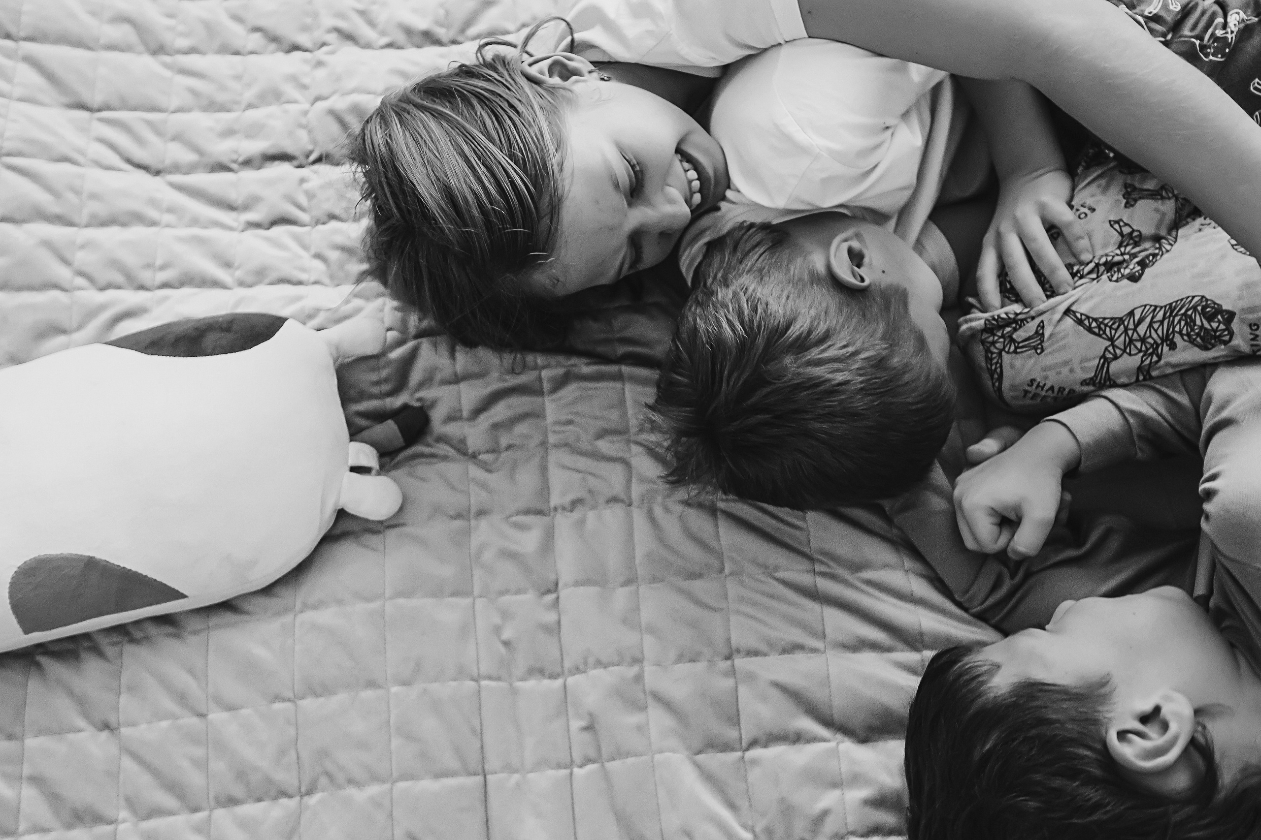 Большая семья репортаж. Семейный фотограф Тюмень, фотограф на роды Салмина Мария