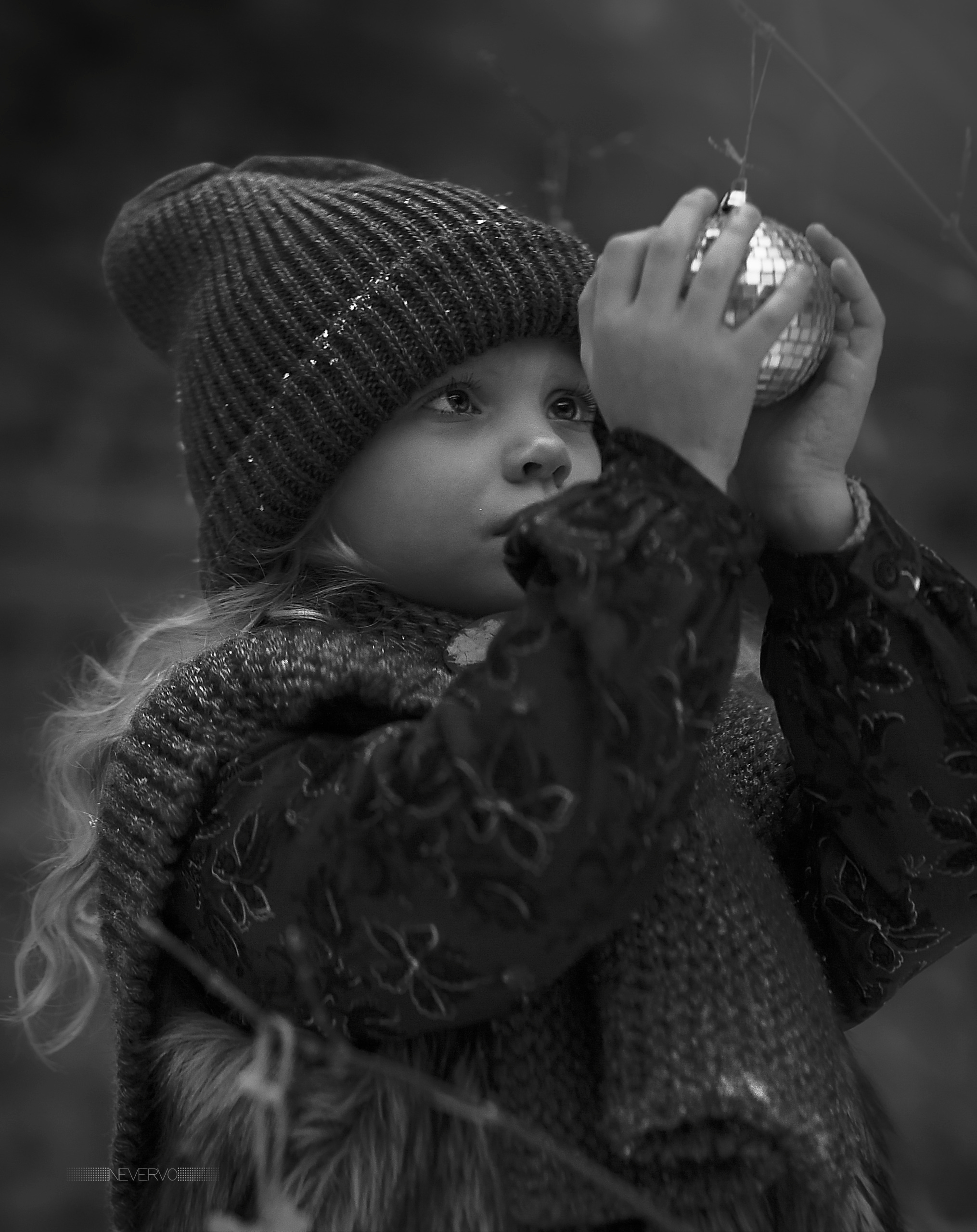Черно-белая фотосъемка. B&W съемка в Москве. ЧБ фотограф Олег Голишник. Арт-фотограф Олег Голишников. Творческая мастерская