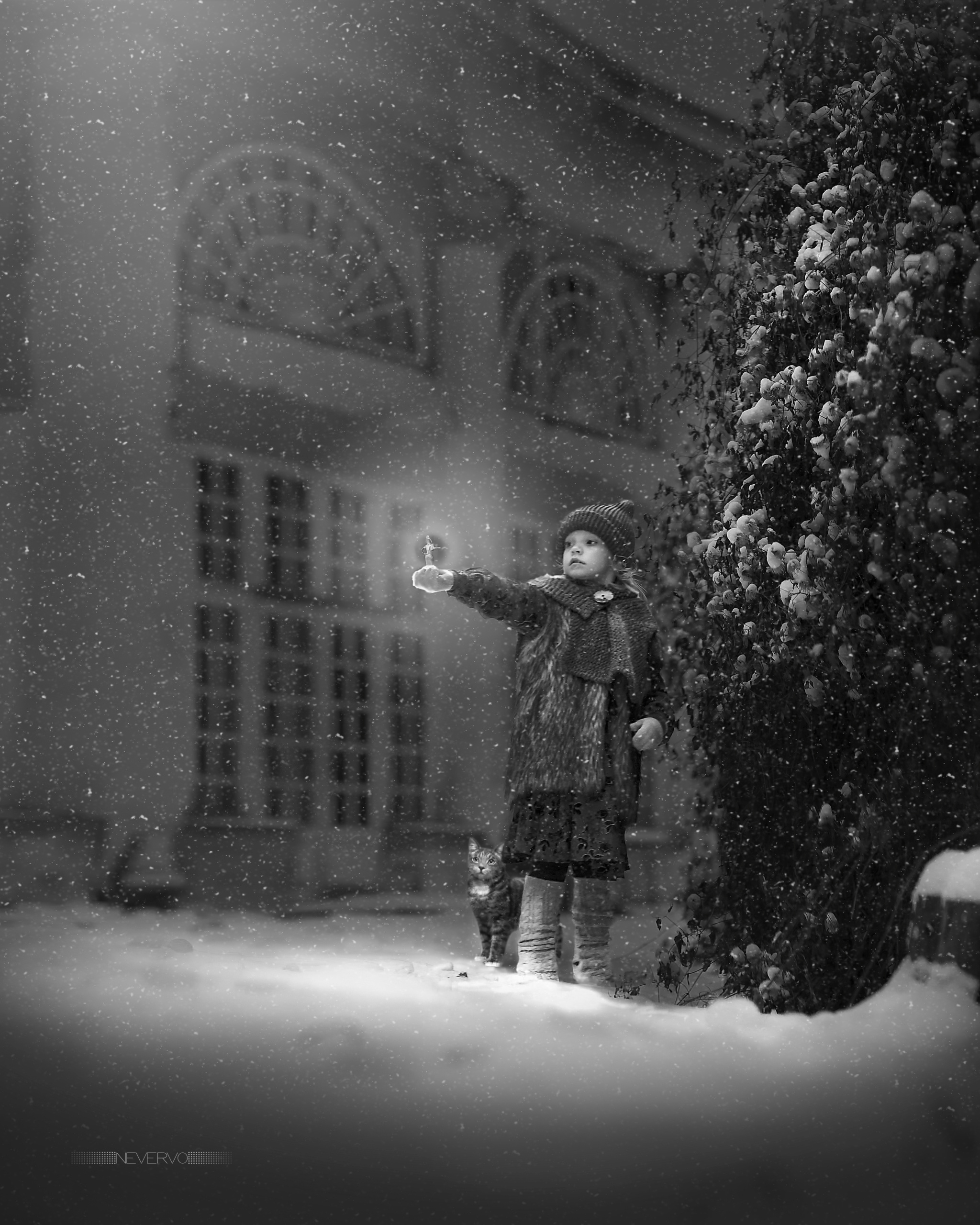 Черно-белая фотосъемка. B&W съемка в Москве. ЧБ фотограф Олег Голишник. Арт-фотограф Олег Голишников. Творческая мастерская