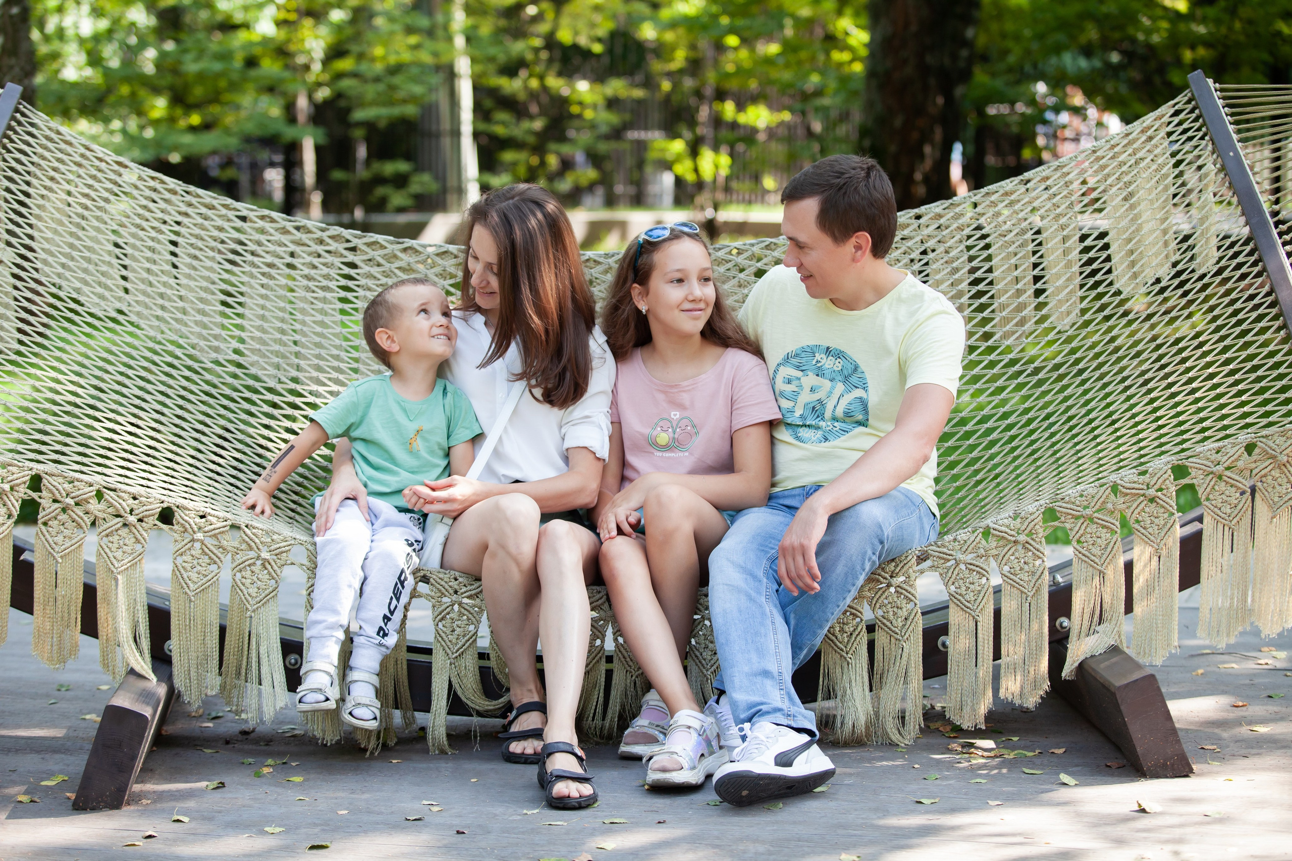 Семейная фотосессия в парке. Фотографы в Москве Светлана Устинова и Сергей Грачев