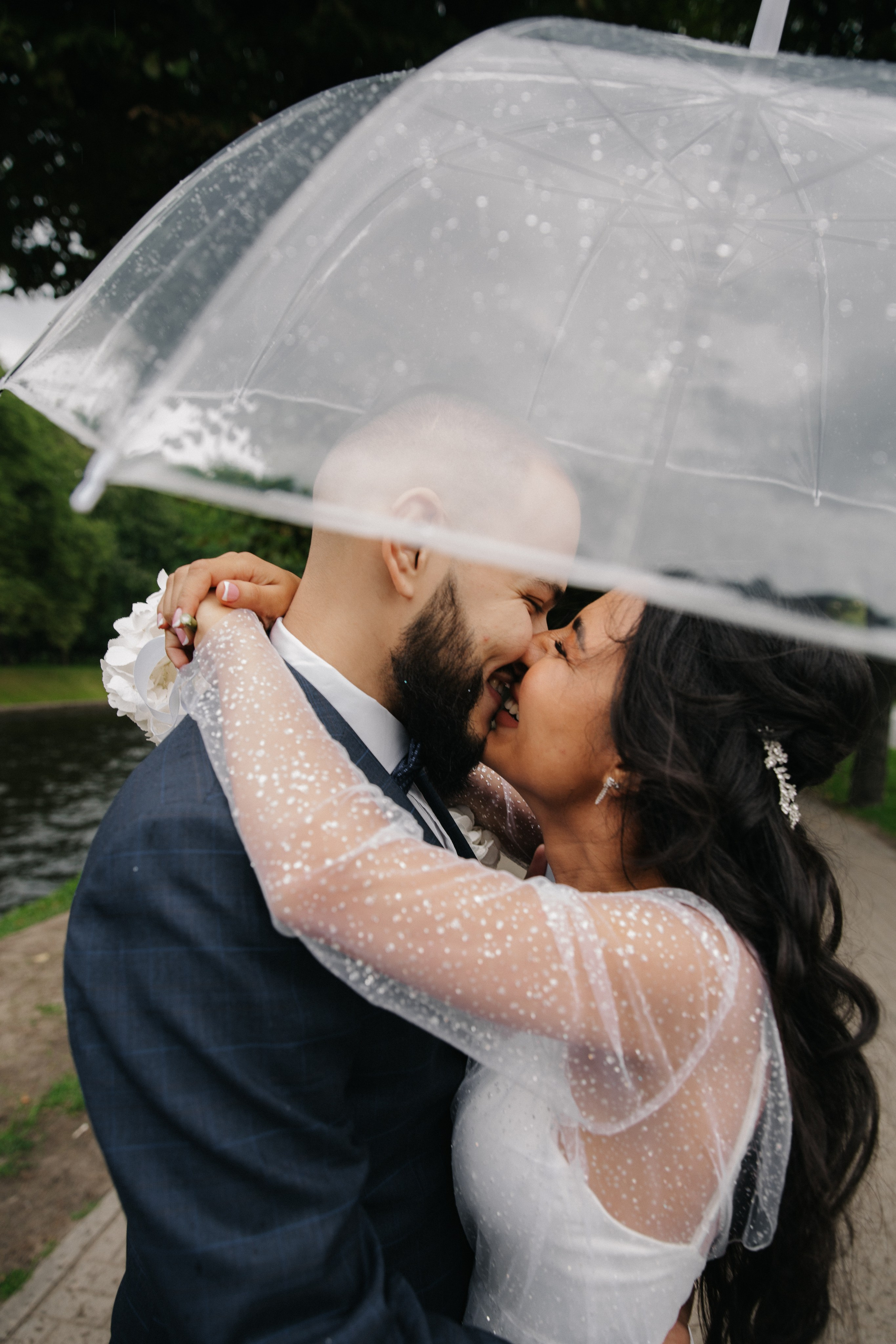 ВЫБОРГСКИЙ ЗАГС | июль, центр. Свадебный фотограф в Санкт-Петербурге Полина Корзухина