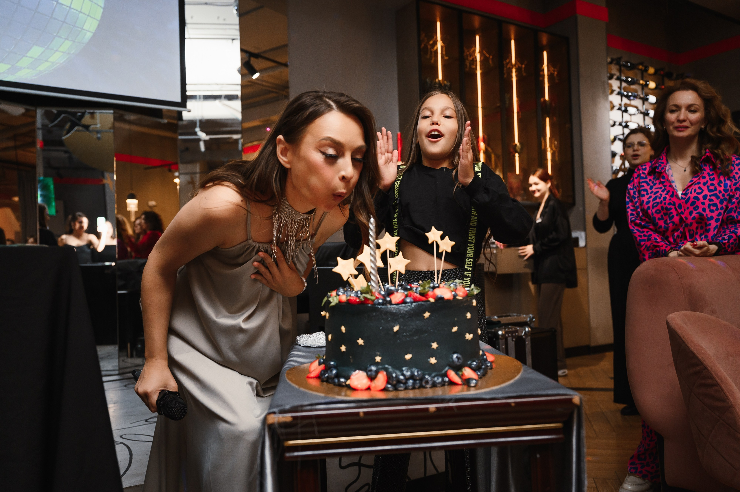 День рождения в формате выступления. Wedding and family photographer USA