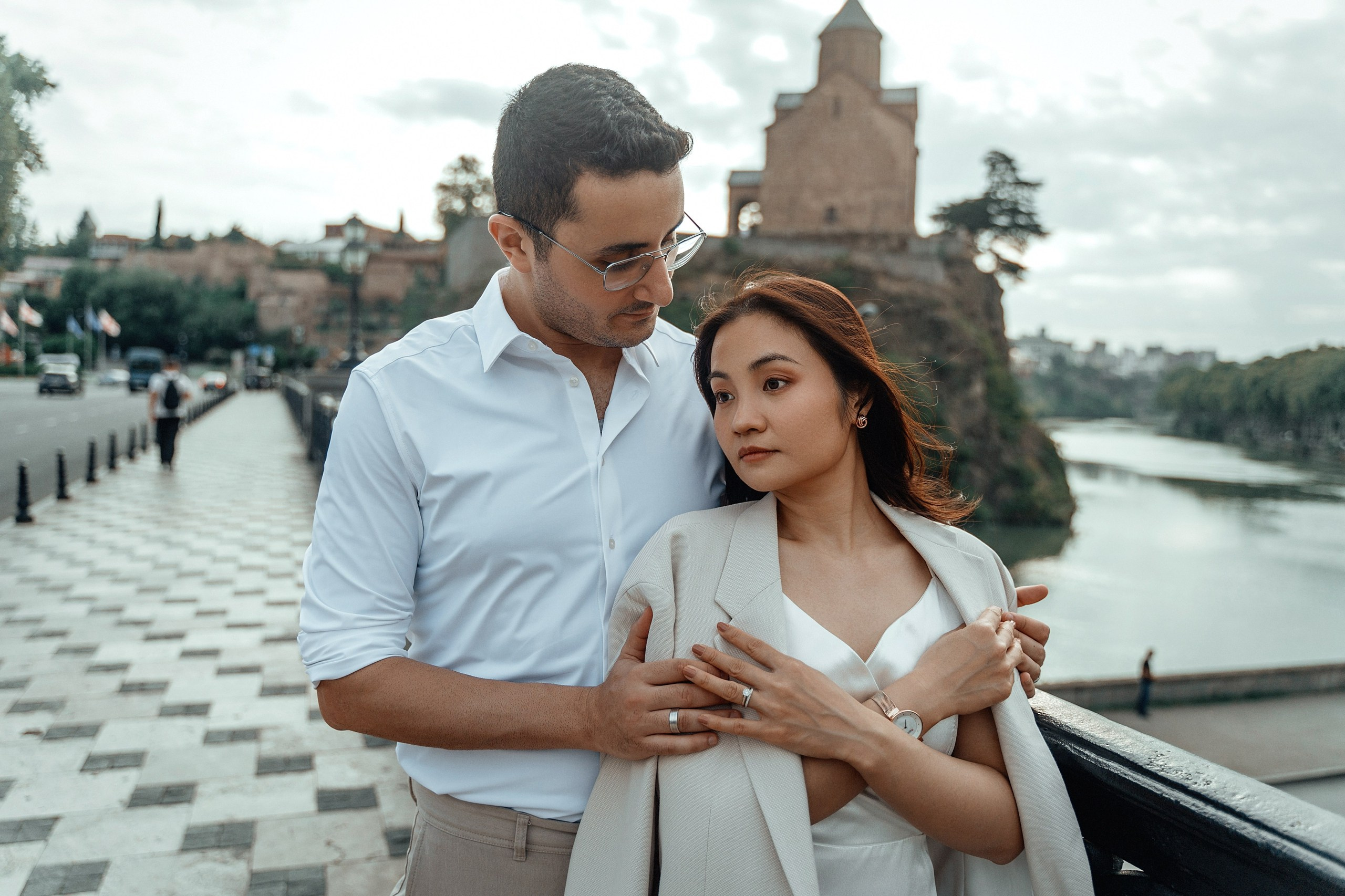 Alaeddine & Matika on the Peace Bridge in Tbilisi. Photographer Sergey Otkrytyi in Batumi & Tbilisi