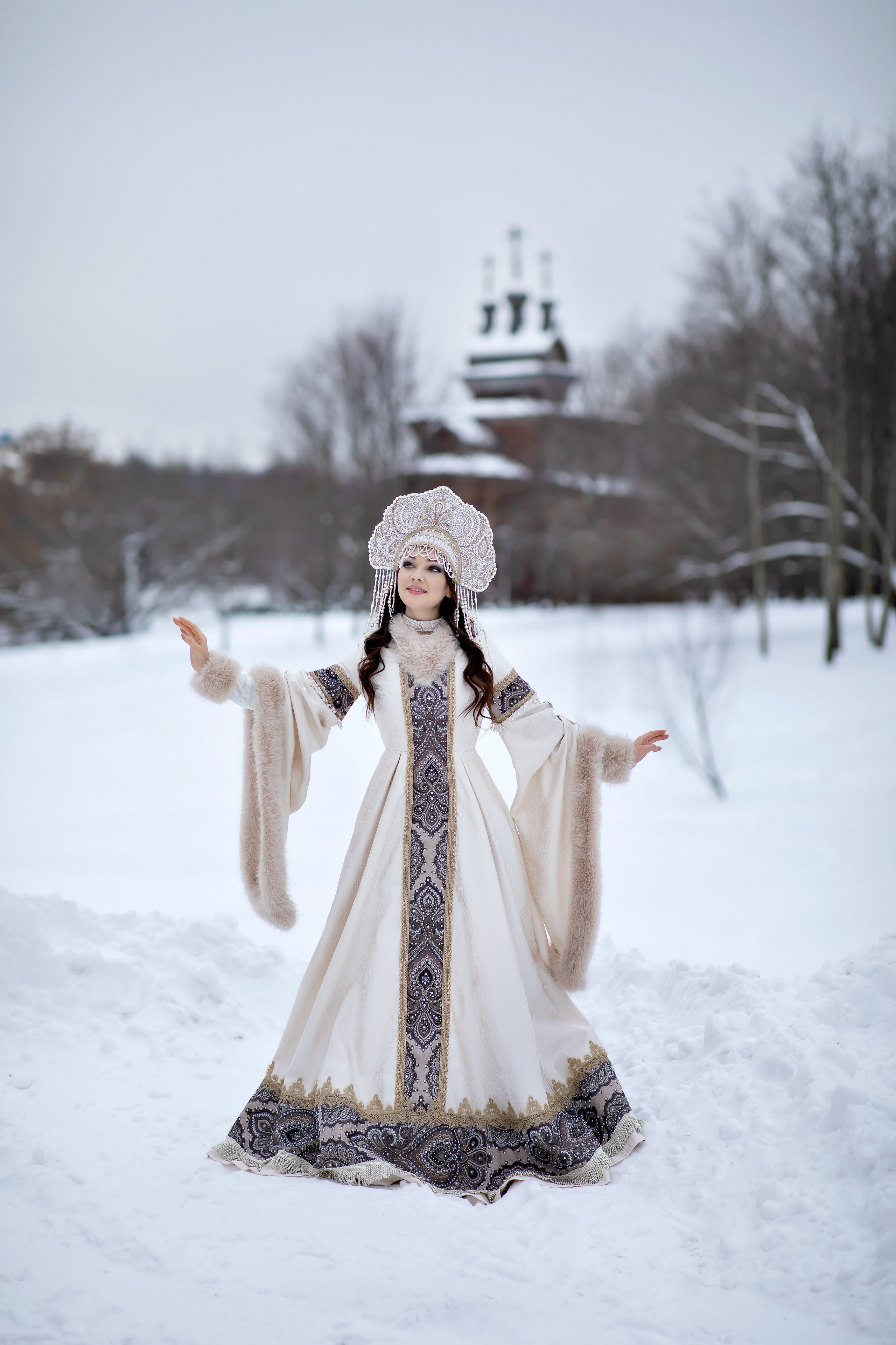 A2. Дизайнер костюмов и украшений, фотограф