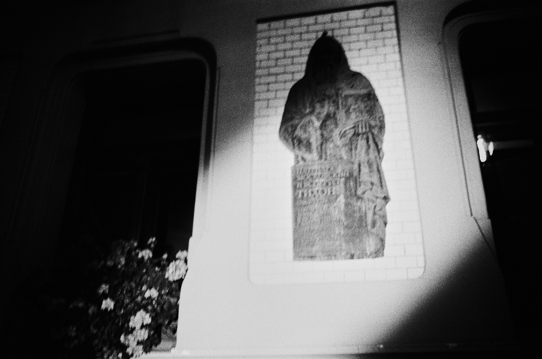 A walk around Moscow. Ostozhenka. The Other Pavel Potseluev — film photography and mastery of meat business