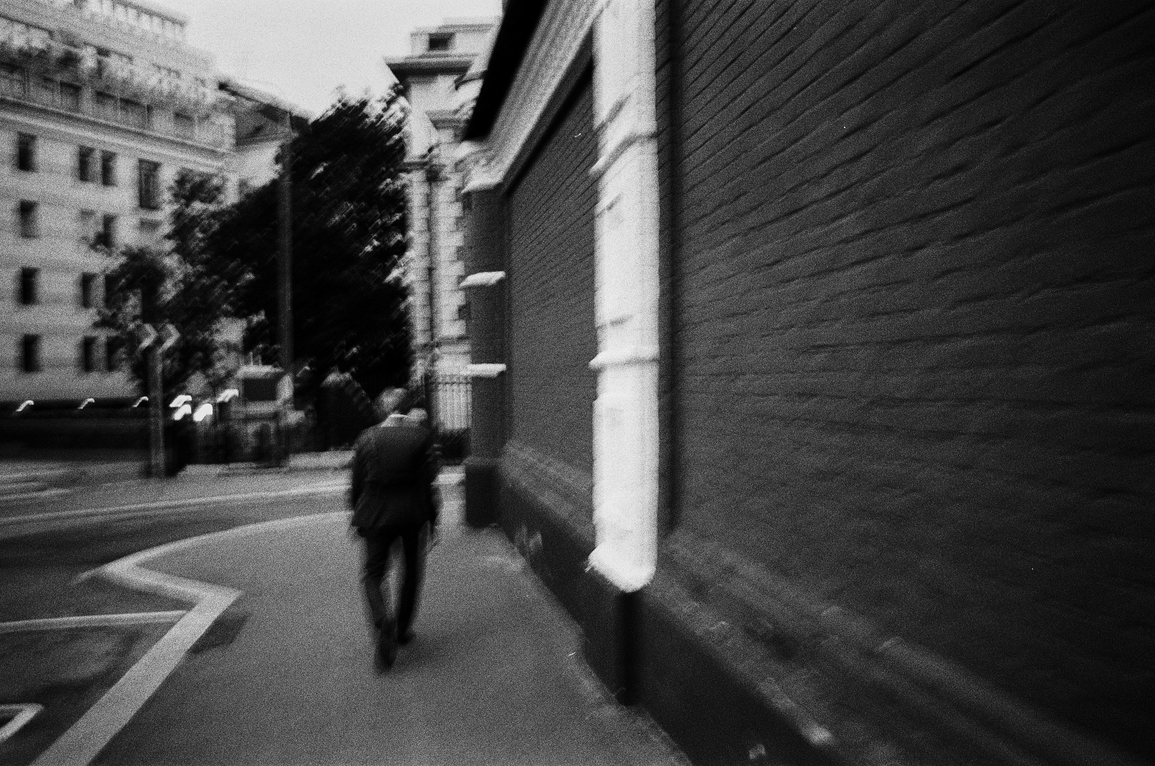 A walk around Moscow. Ostozhenka. The Other Pavel Potseluev — film photography and mastery of meat business