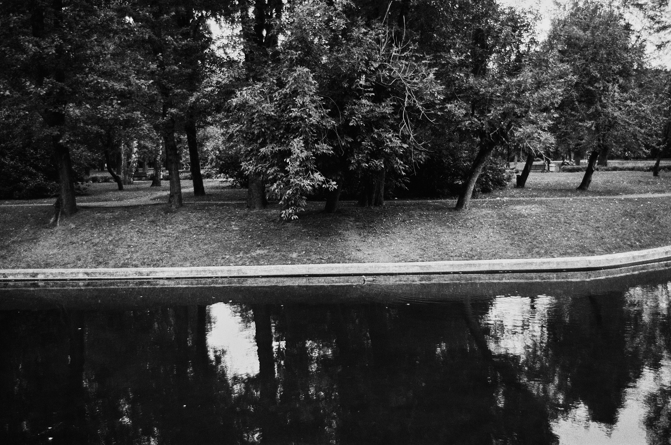 A walk around Moscow. Ostozhenka. The Other Pavel Potseluev — film photography and mastery of meat business