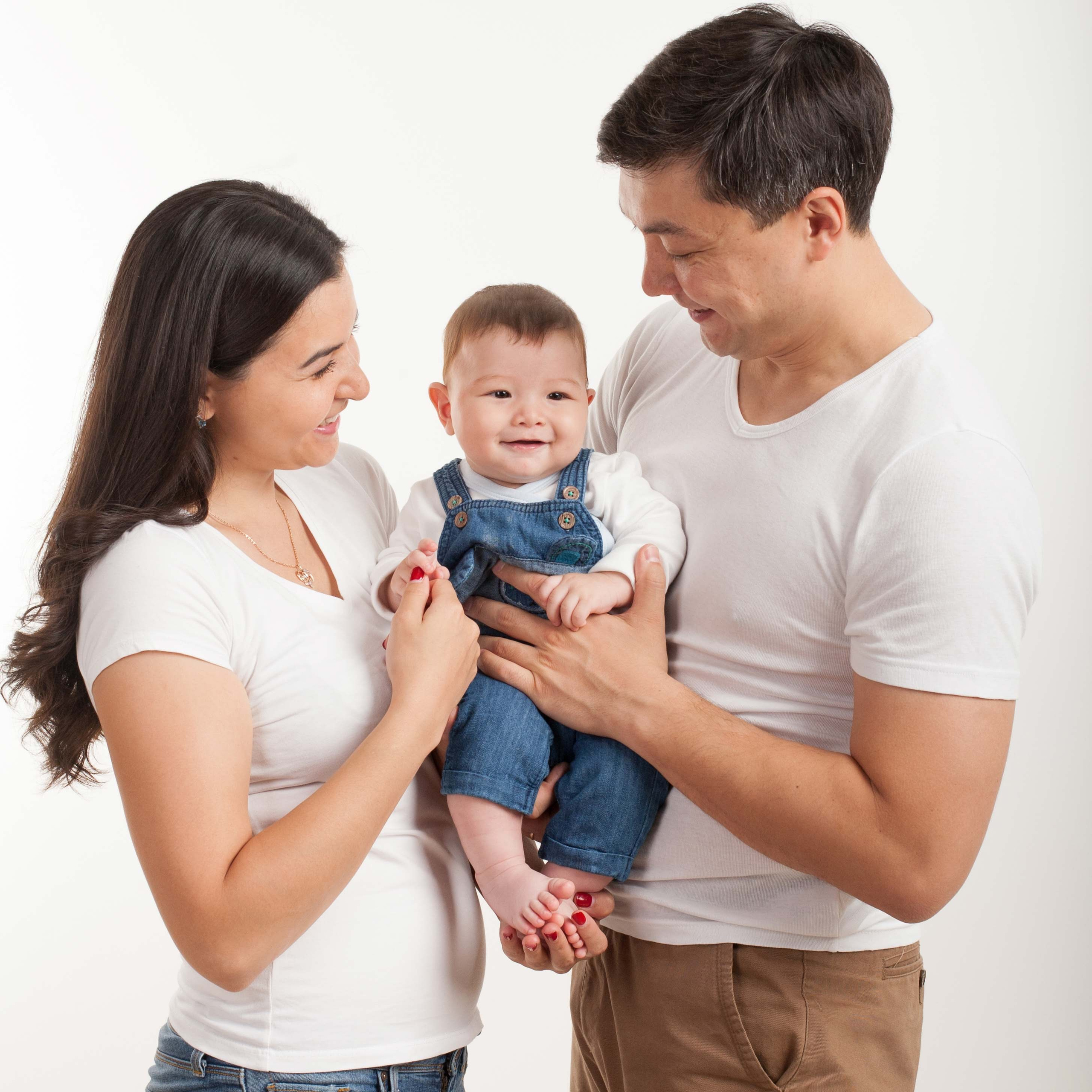 Фотосессия семейная. Фотостудия Алматы. Семейная и детская фотостудия Family studio.Фотограф Алматы