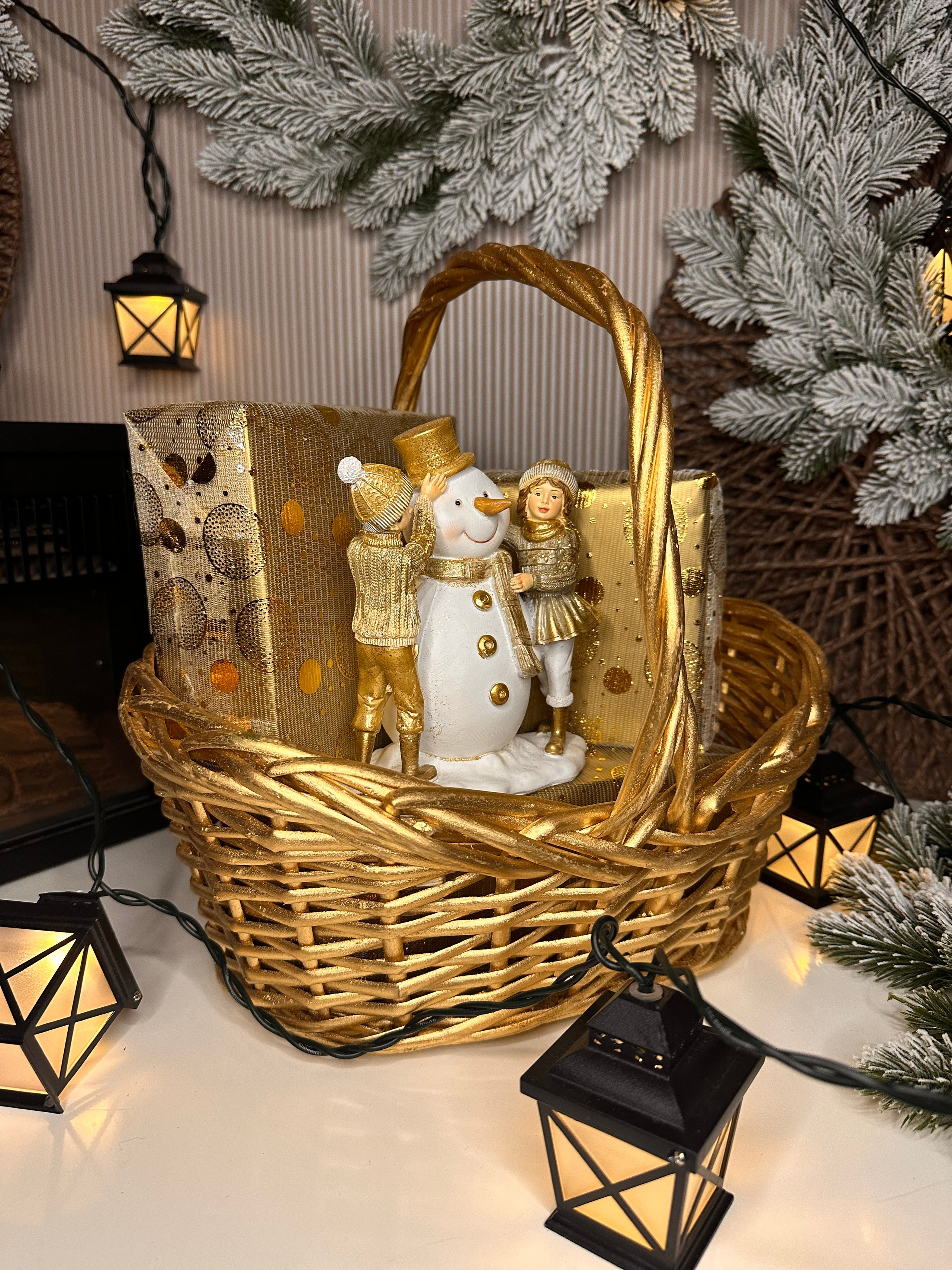 Новогодняя корзина. Студия подарочных наборов «Владия»