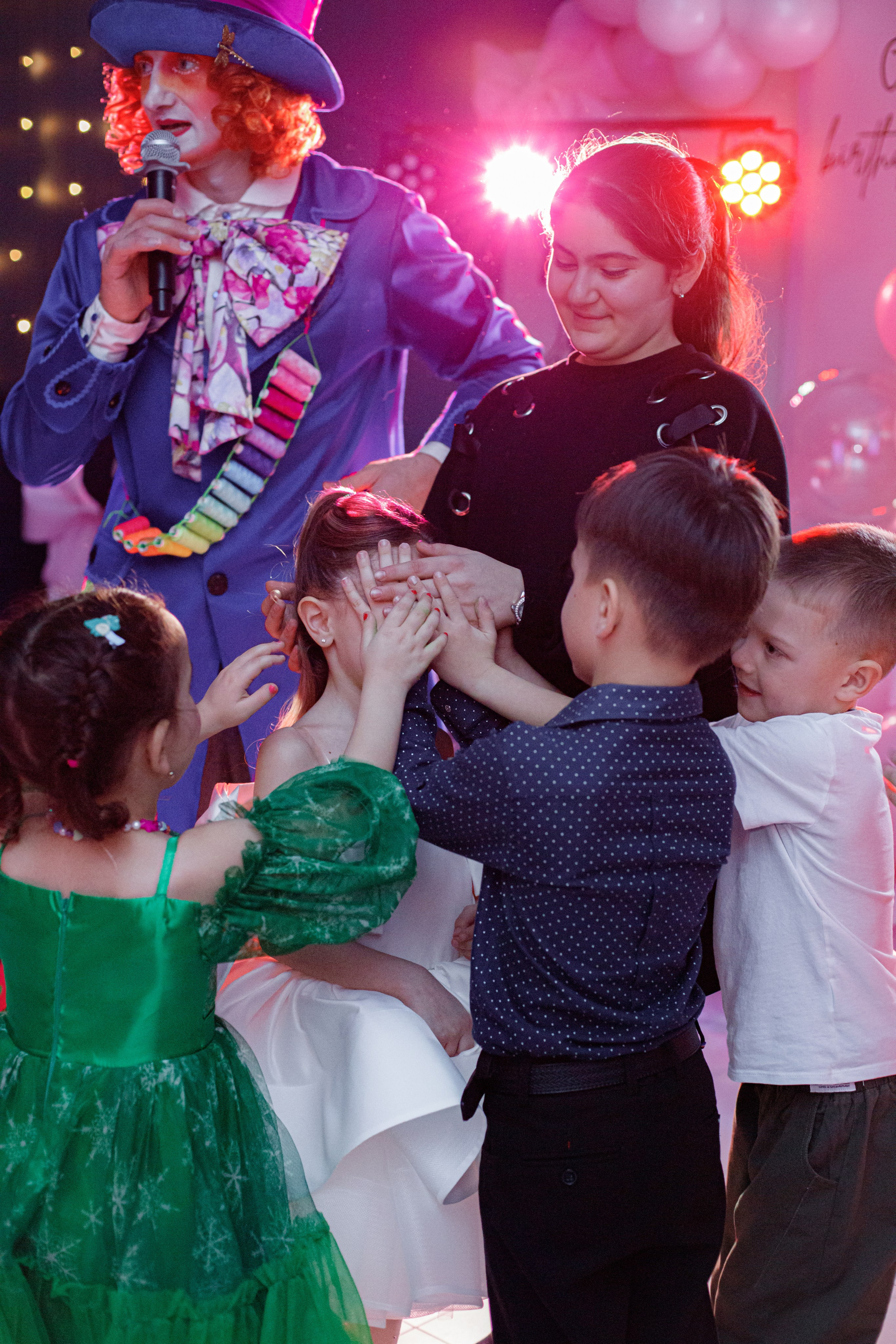 ASIA'S BIRTHDAY PARTY. Photokarish