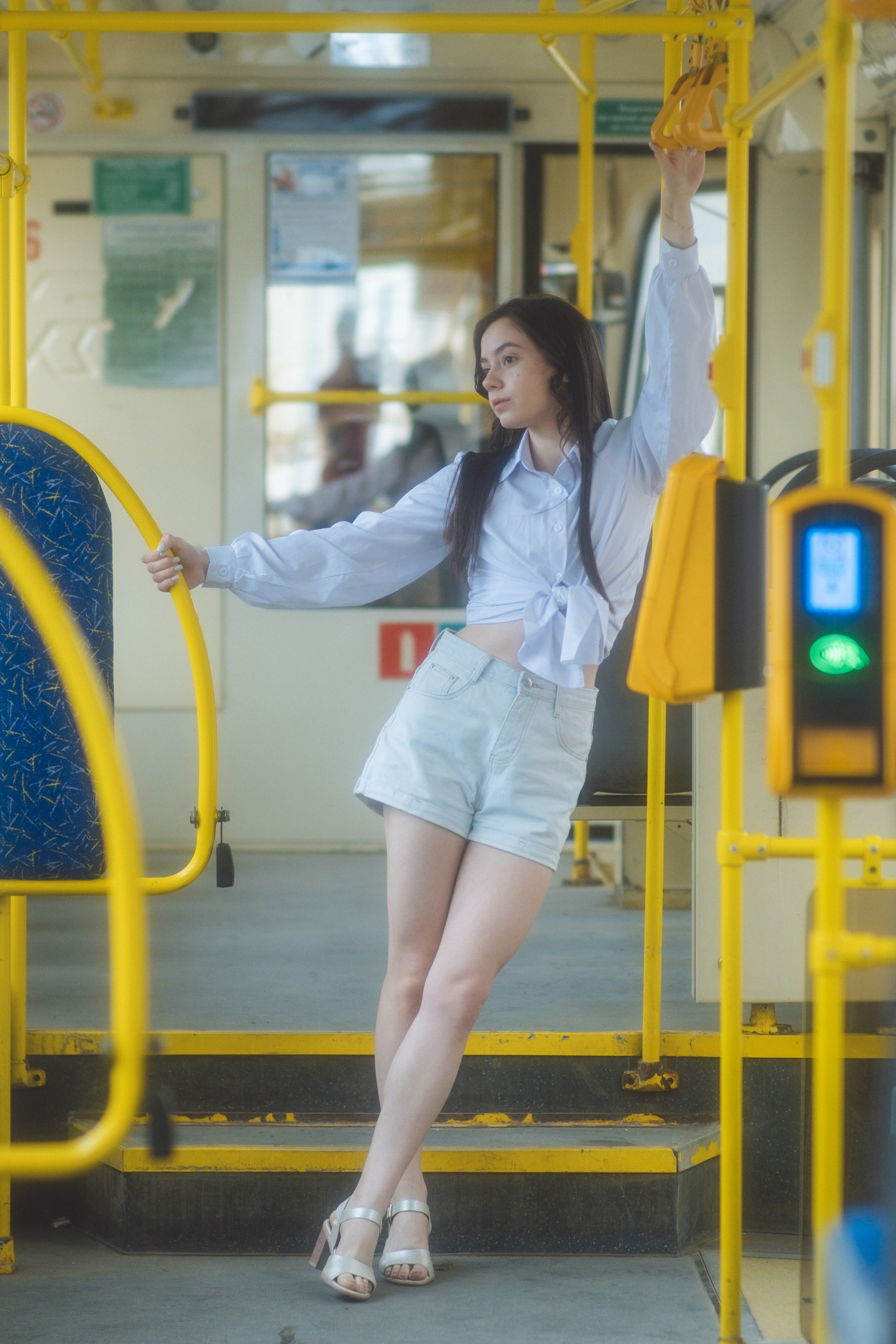 Карина. На трамвае по городу. Дмитрий Пропадалин, Нейрофотография