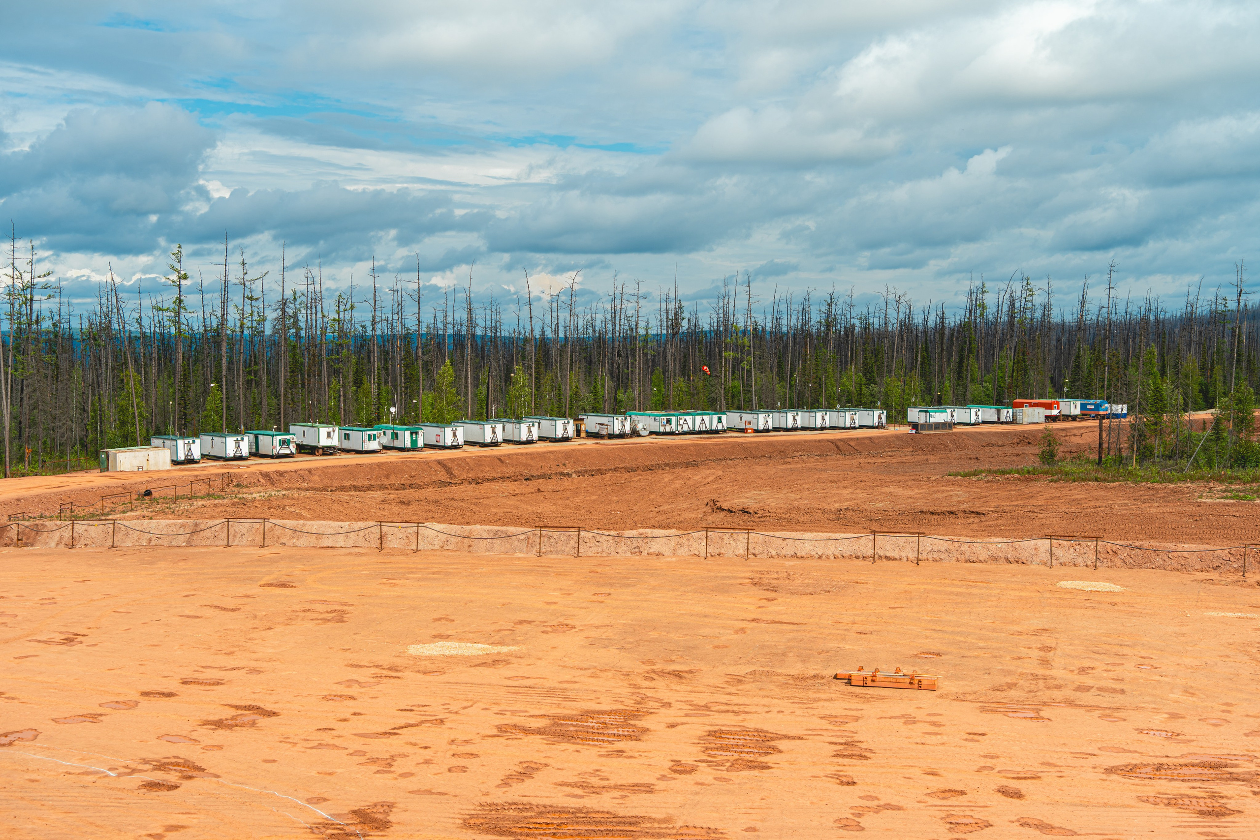 Репортажная (документальная) фотография. Занимаюсь профессиональной фотографией и живу рядом с Байкалом. Работаю в разных жанрах