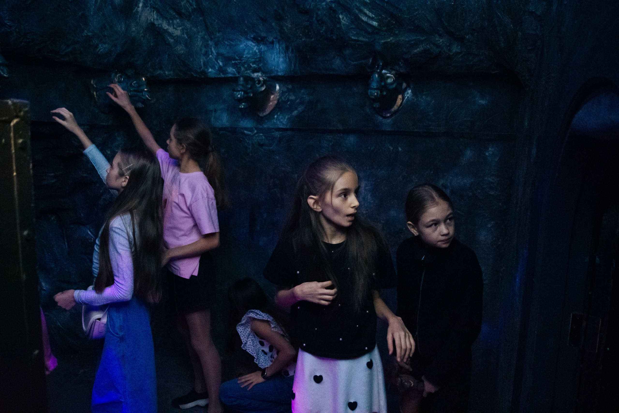 Квест и день рождения в Нелогике. Фотограф в Москве. Индивидуальные и парные съёмки, мероприятия, промо-съёмки для артистов