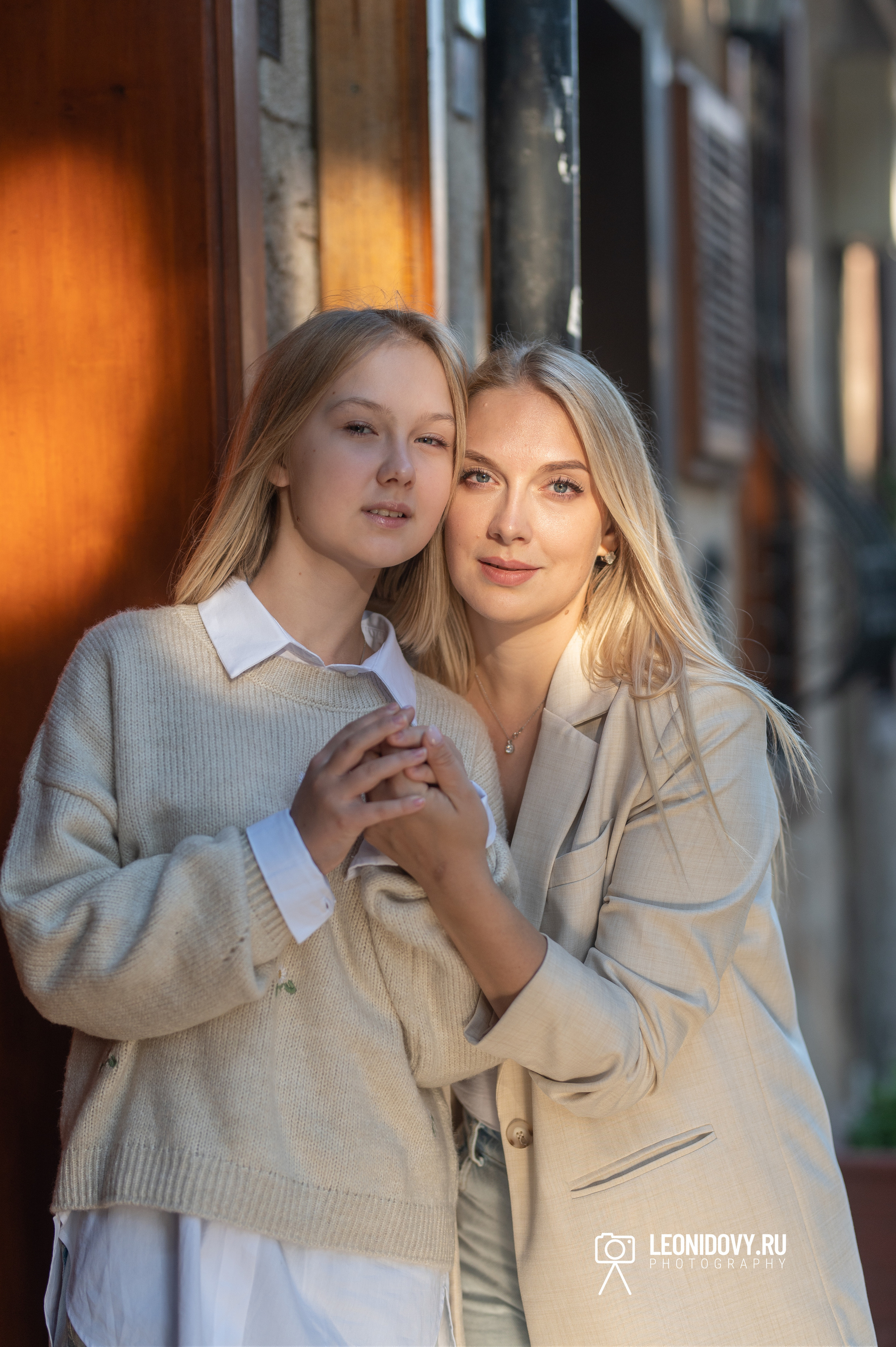 КАТЯ И НАСТЯ