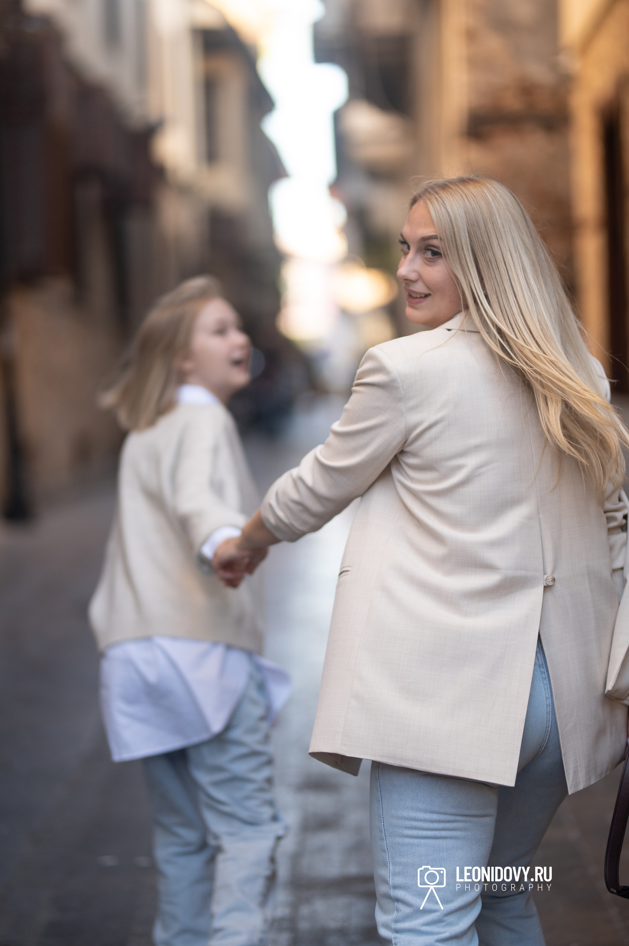 КАТЯ И НАСТЯ