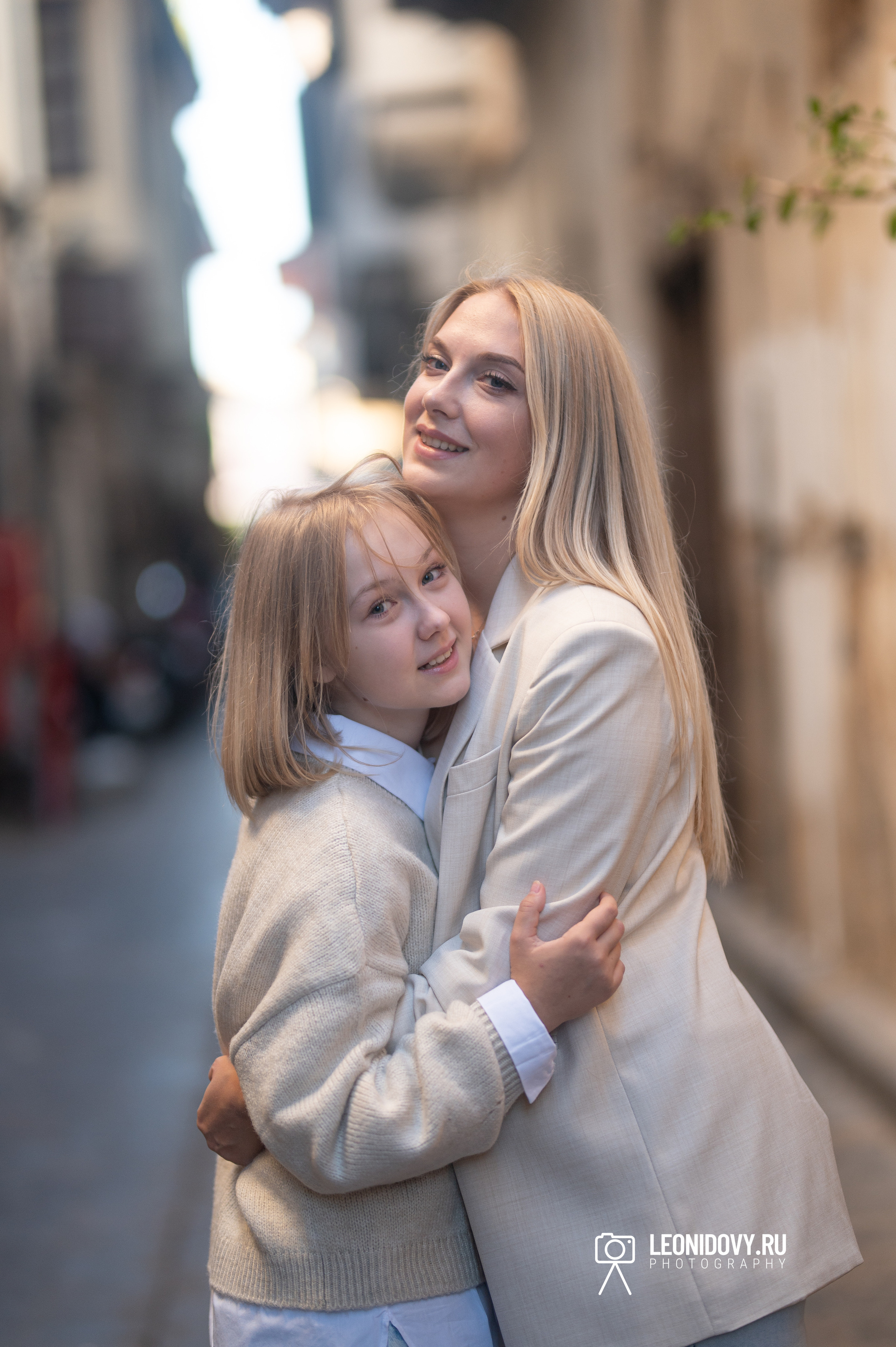 КАТЯ И НАСТЯ