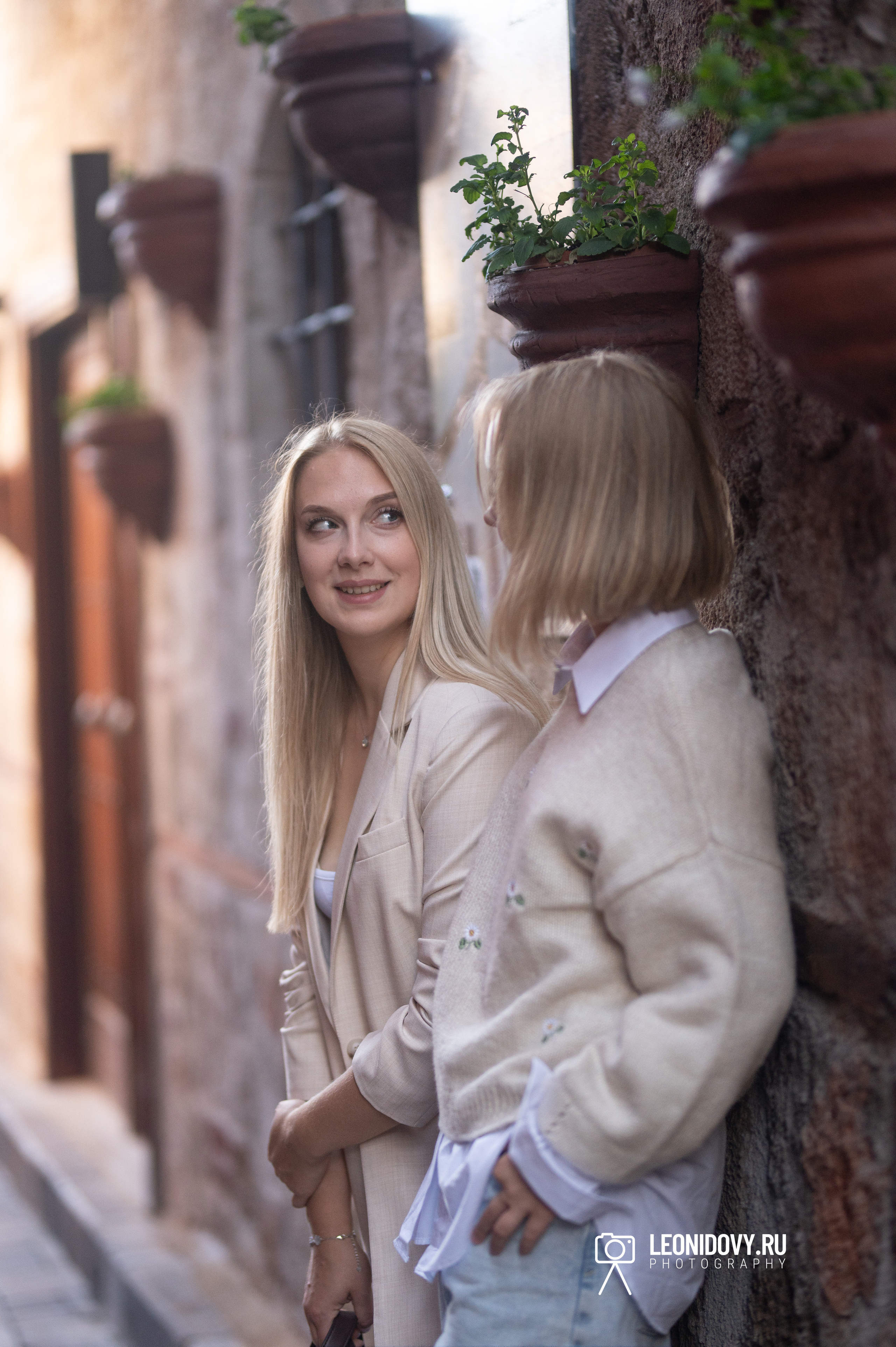 КАТЯ И НАСТЯ