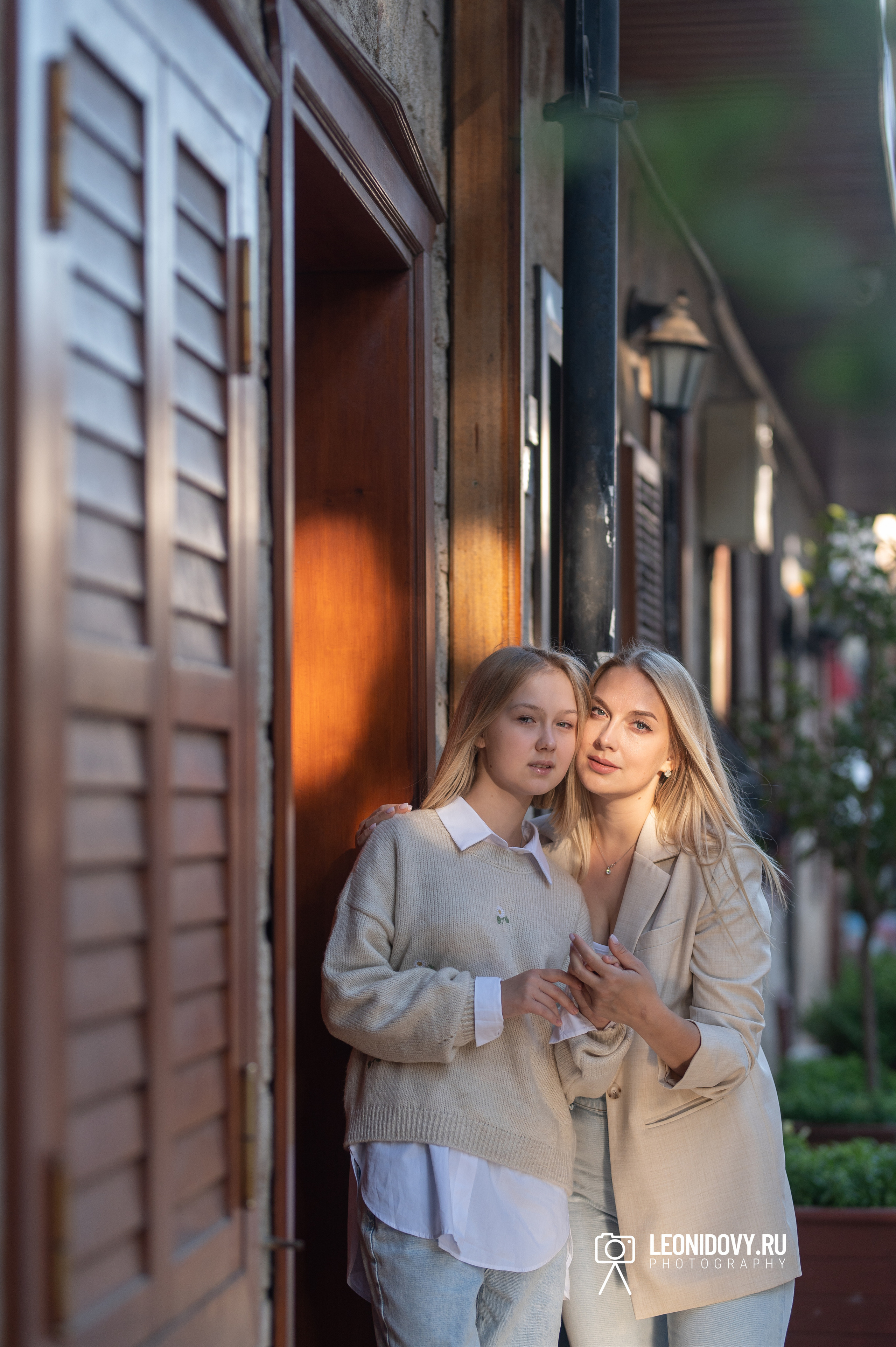 КАТЯ И НАСТЯ