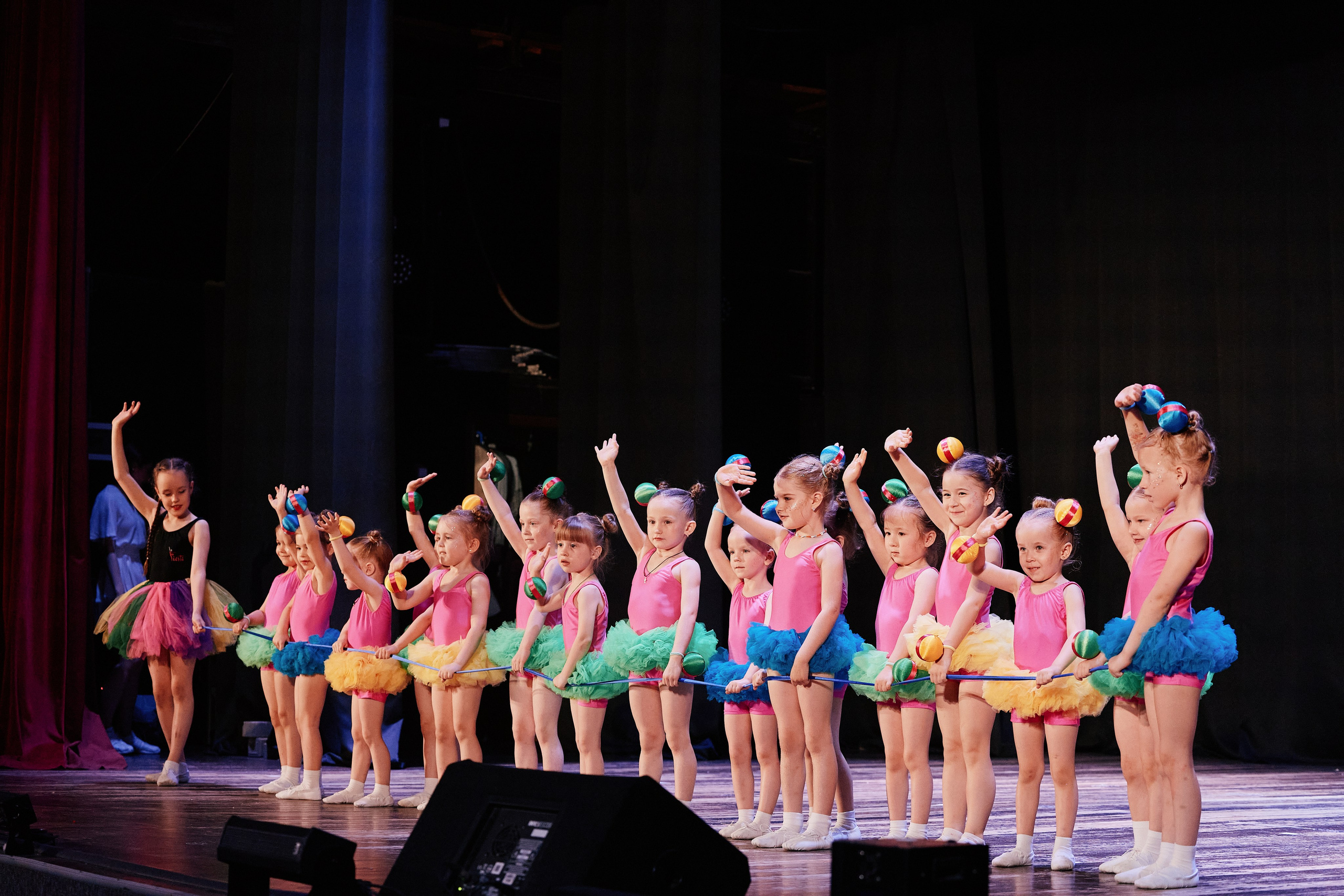 Концерт танцевальной студии Фиеста 08.06. Свадебный репортажный фотограф краснодар максим дремов дрёмов фотосессия студия цена