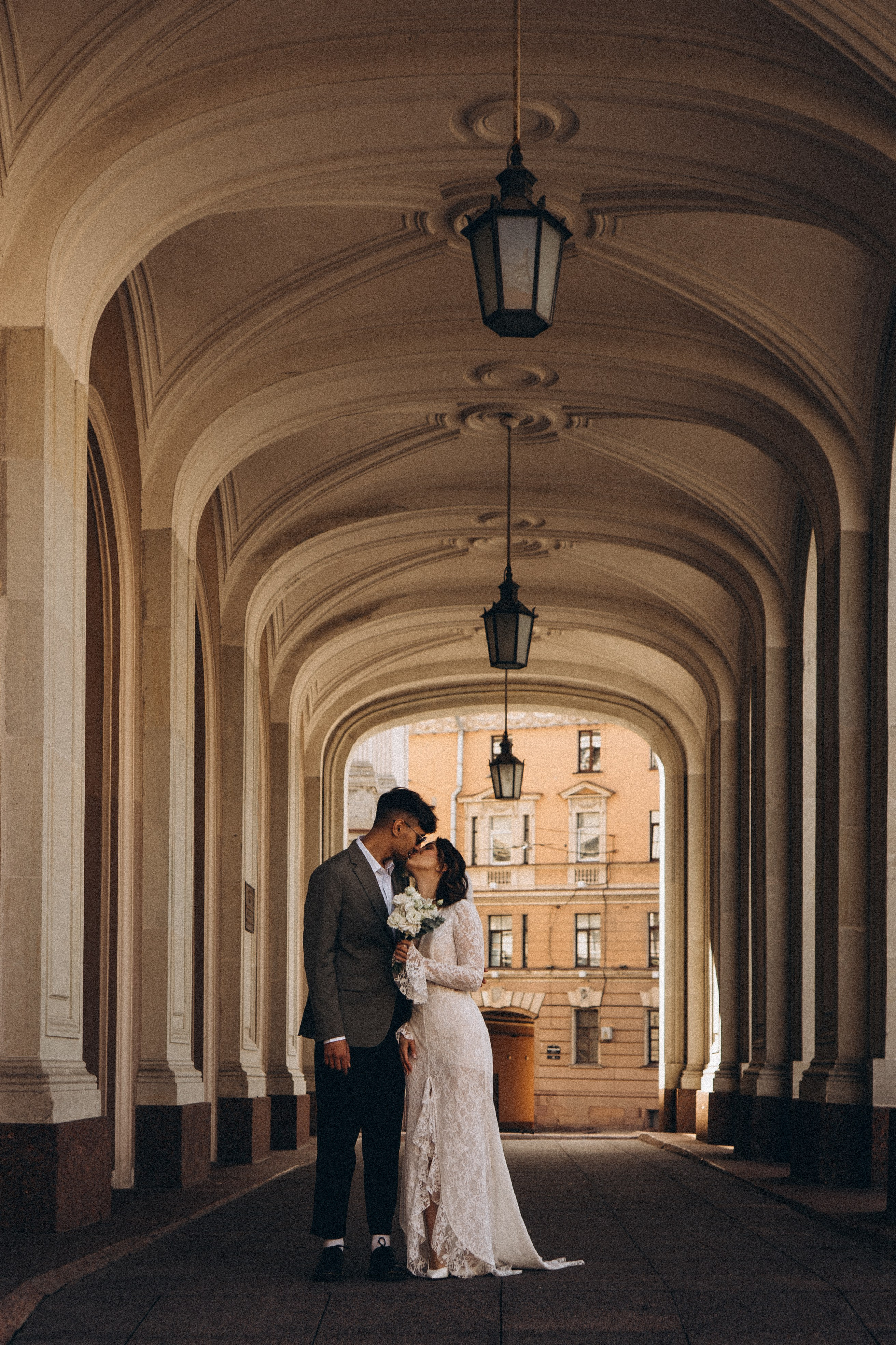 СВАДЕБНАЯ ПРОГУЛКА ВОЗЕ ИСАИКЕВСКОГО СОБОРА АСТОРИИ И ЗАКОНОДАЛЕТНОГО СОБРАНИЯ. Профессиональный фотограф, Санкт-Петербург — Виктория Богомолова