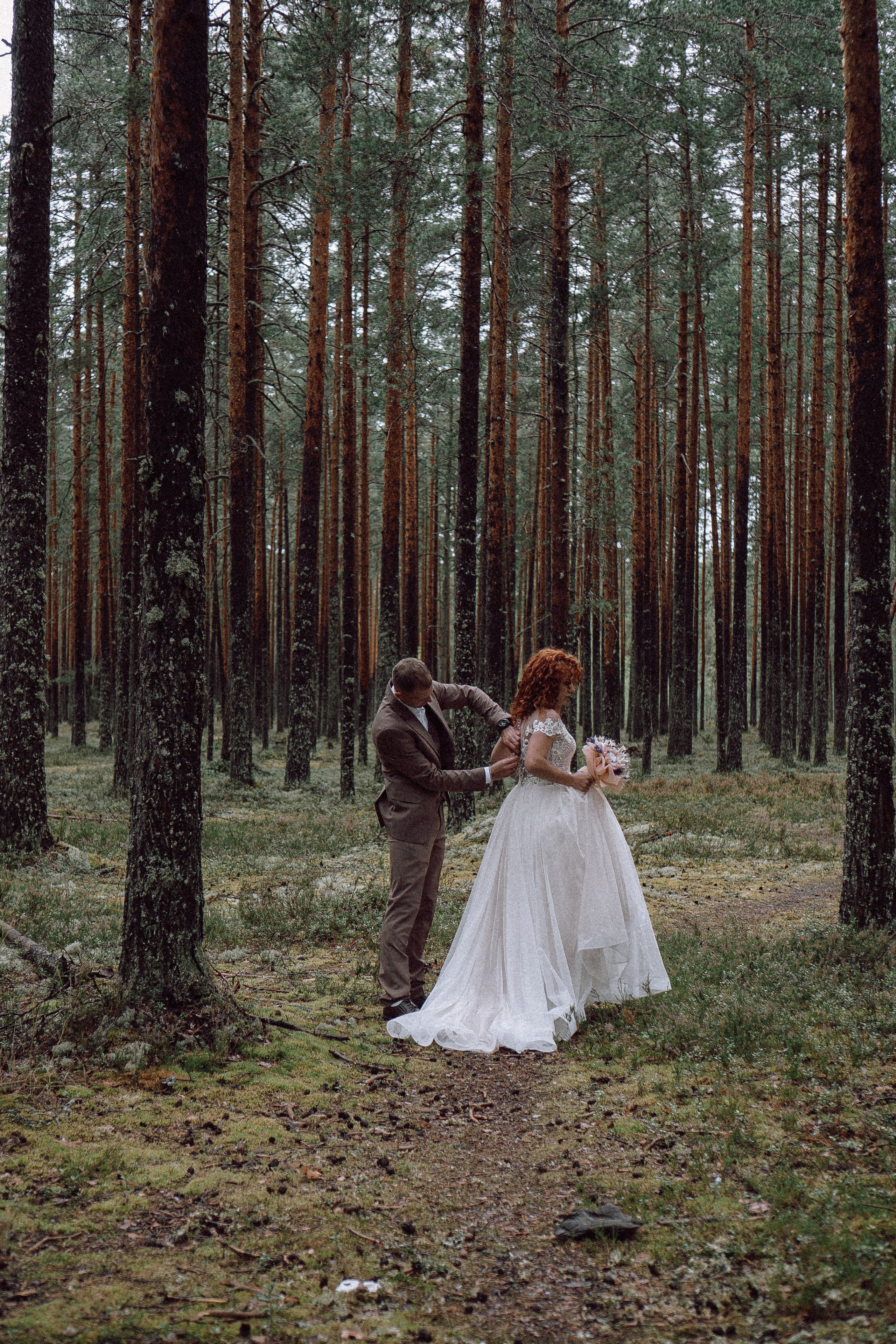СВАДЕБНАЯ ФОТОСЕССИИЯ ПАРЫ В ГОРОДЕ ПРИОЗЕРСК В СОСНОВОМ ЛЕСУ И С ПИКАПОМ. Профессиональный фотограф, Санкт-Петербург — Виктория Богомолова