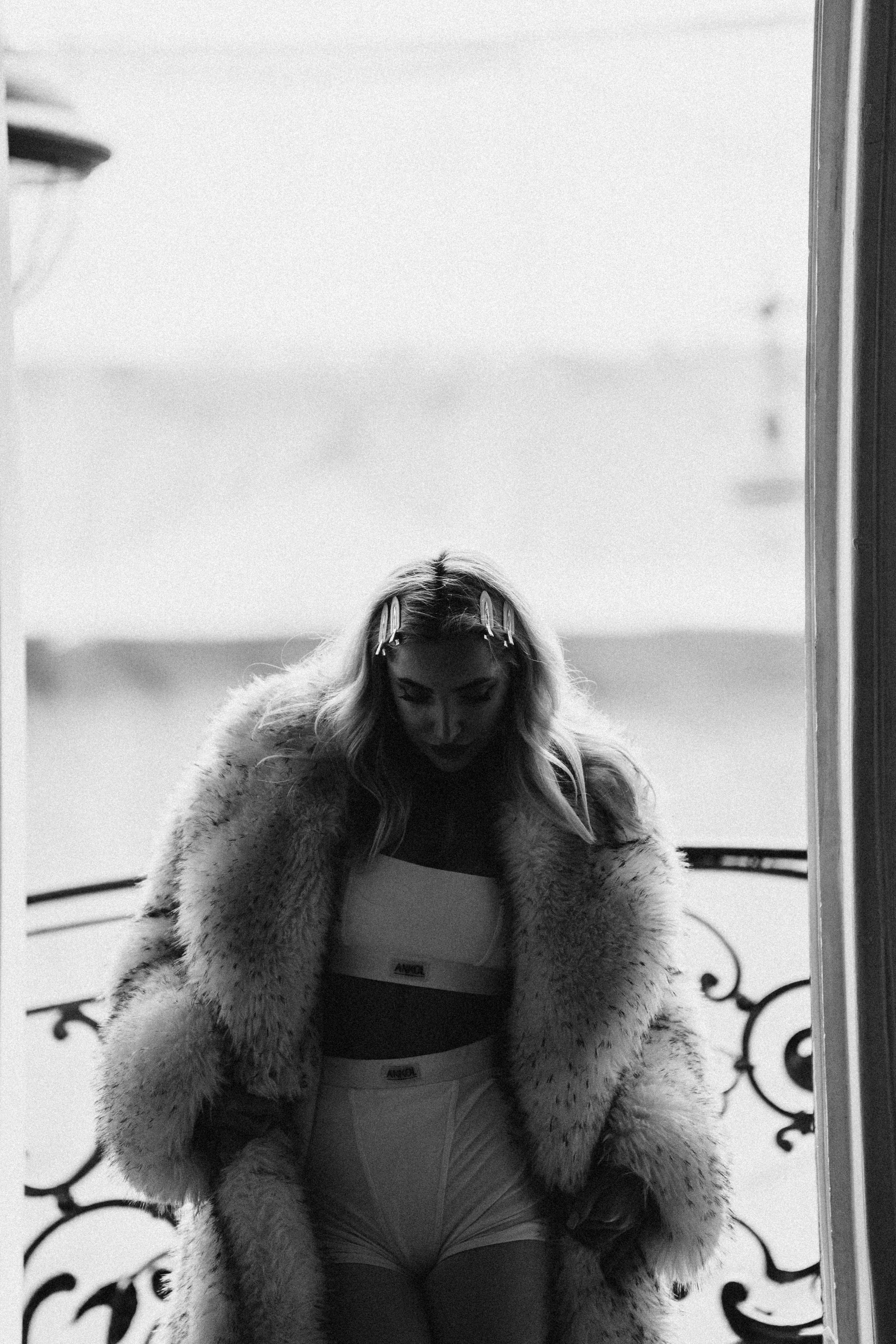 МИНИМАЛИЗМ В СТУДИИ НА ЧЕРНЫШЕВСКОЙ В СТУДИИ С БАЛКОНОМ. Профессиональный фотограф, Санкт-Петербург — Виктория Богомолова