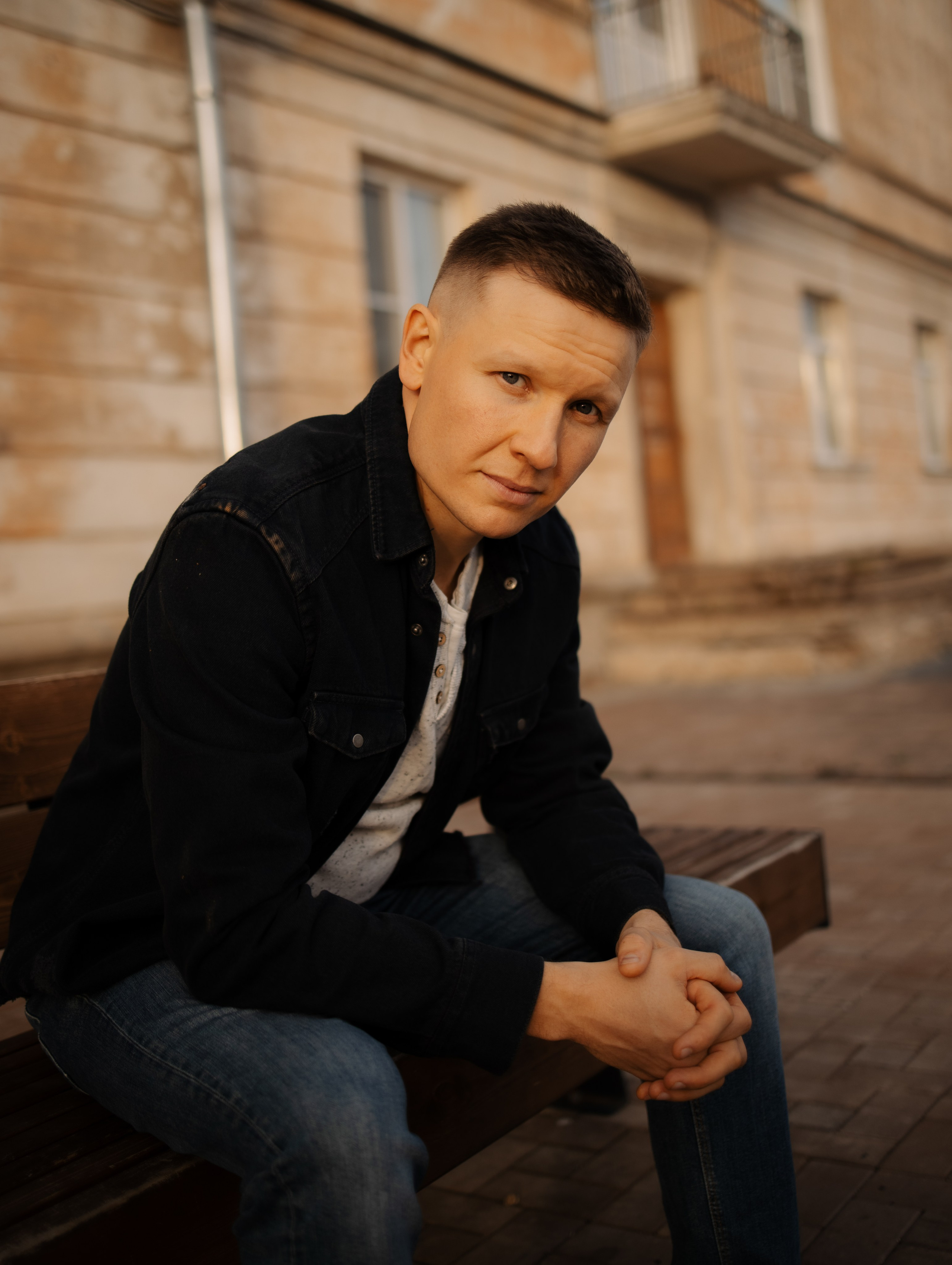 Мужская съемка в городской локации. Фотограф Углич и Ярославль Ольга Тятюшкина