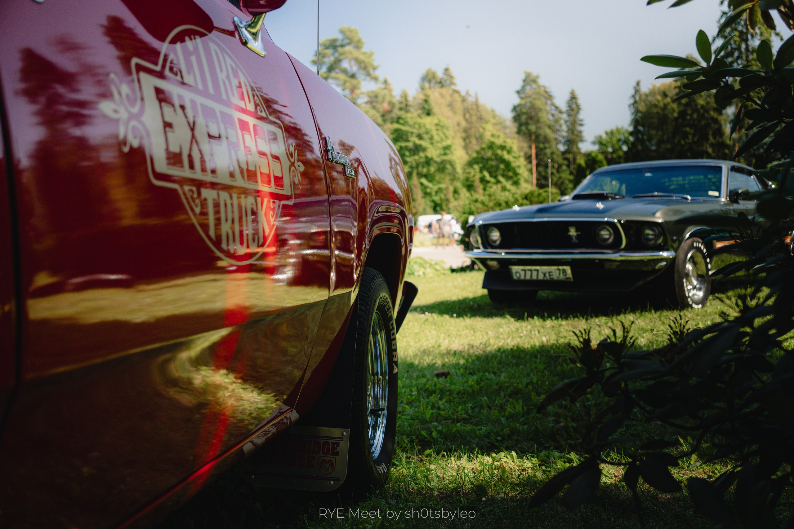 Масштабный летний фестиваль RYE Meet — встреча клуба любителей автомобилей старше 25-лет. Автомобильный фотограф Антон Цырулев