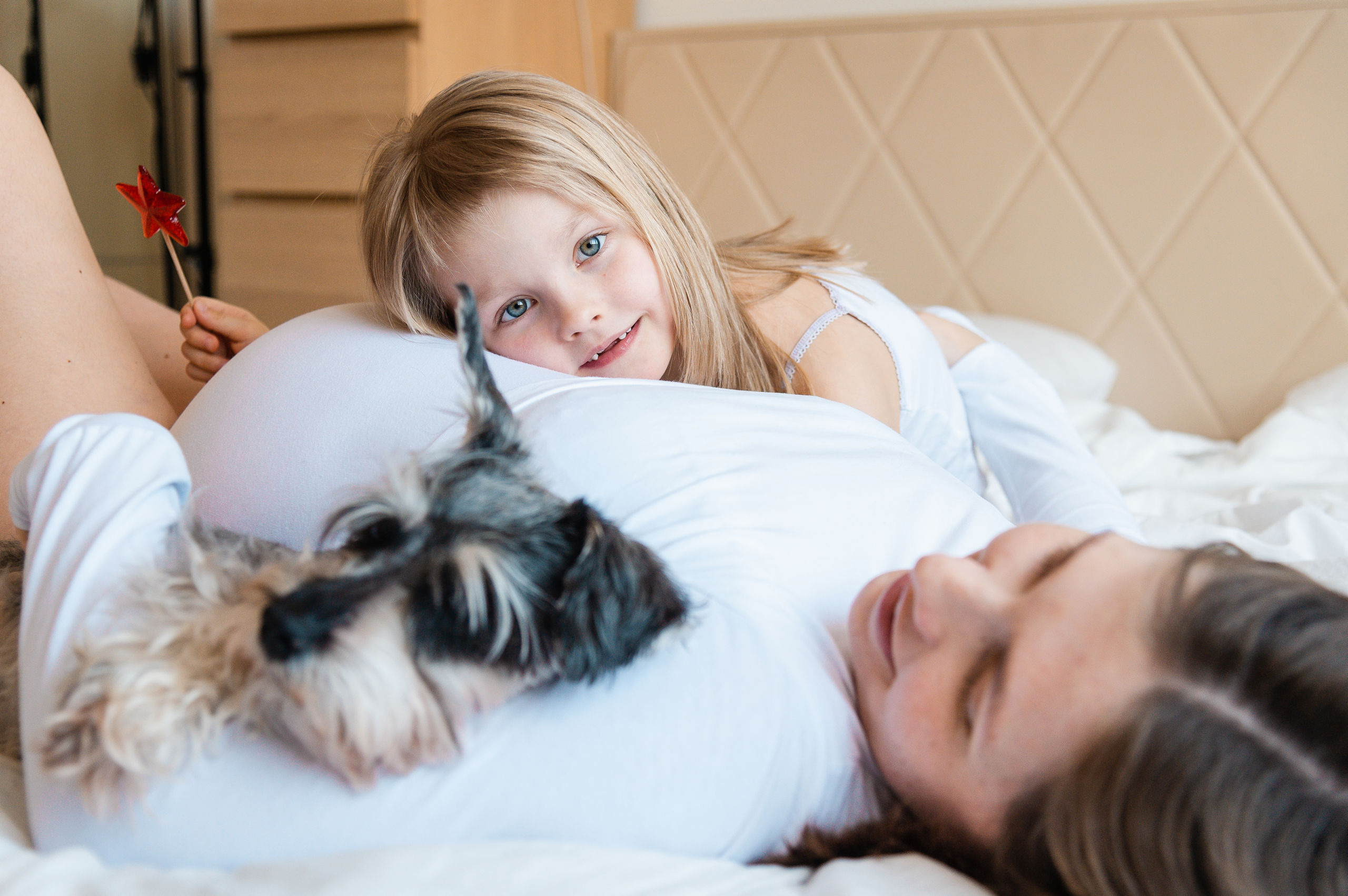 Домашняя фотосессия в ожидании малыша. Семейный, портретный, репортажный фотограф lifestyle в Москве и Кирове