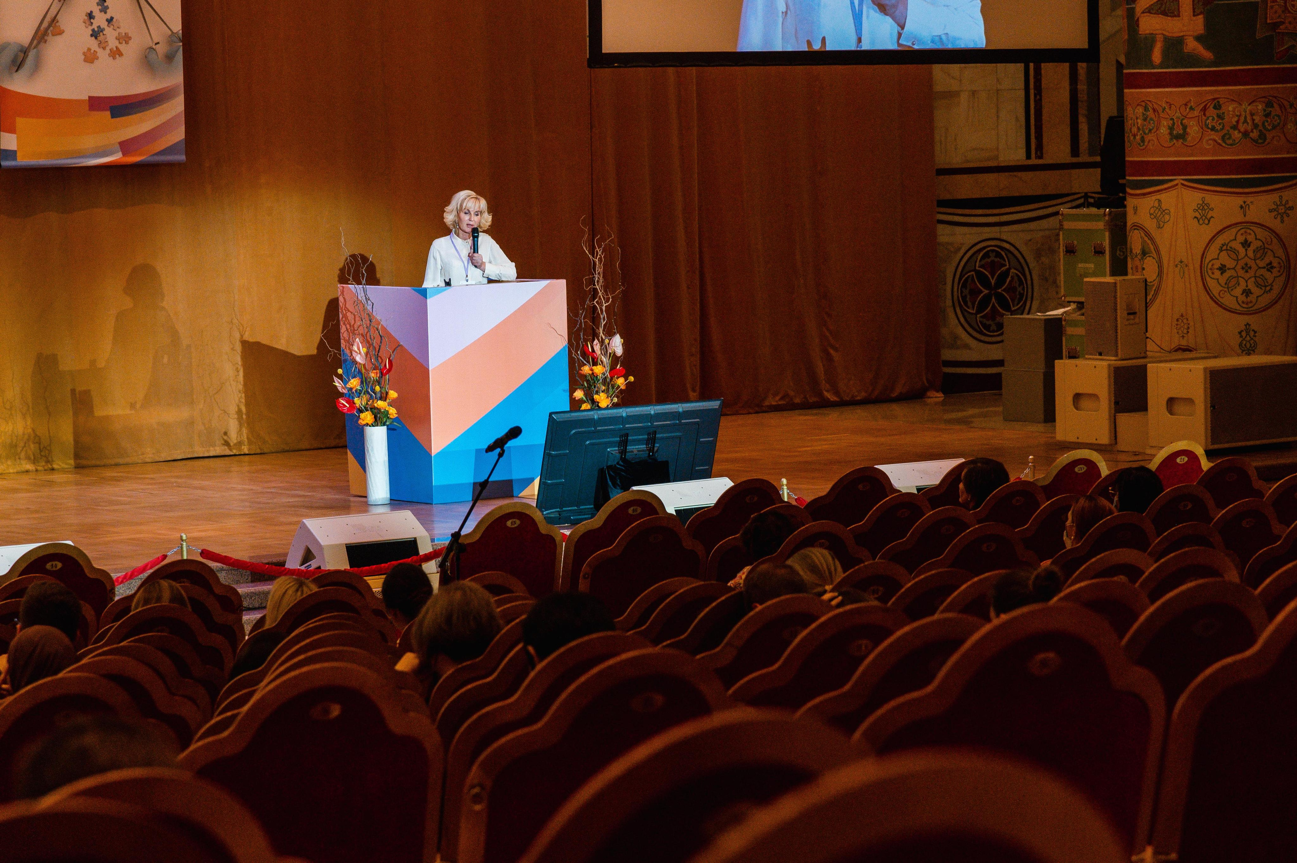 Международный офтальмологический форум-2021. Семейный, портретный, репортажный фотограф lifestyle в Москве и Кирове