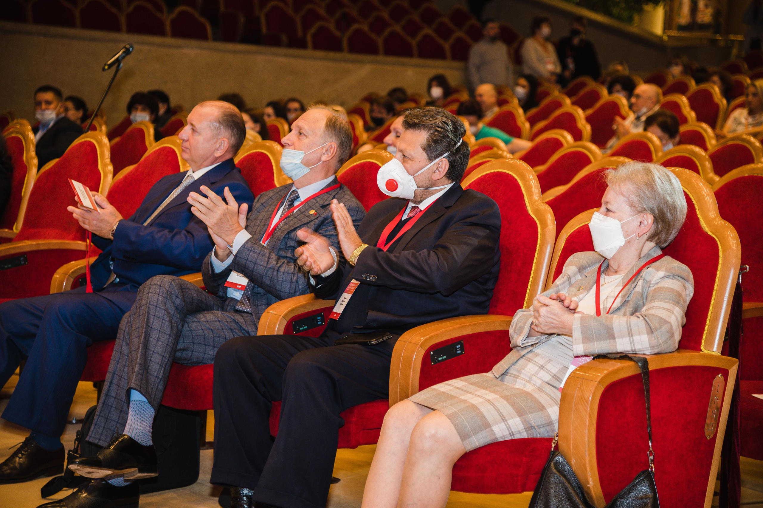 Международный офтальмологический форум-2021. Семейный, портретный, репортажный фотограф lifestyle в Москве и Кирове