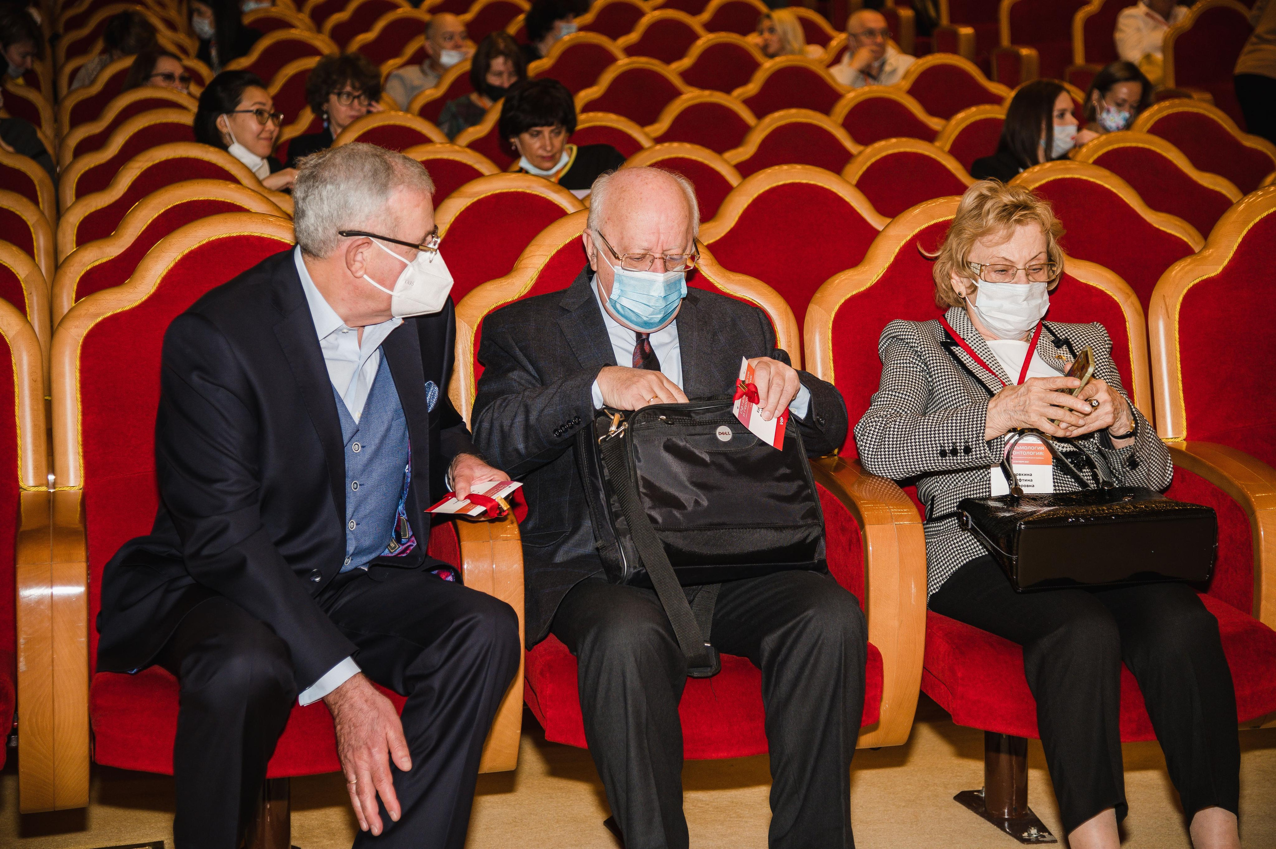 Международный офтальмологический форум-2021. Семейный, портретный, репортажный фотограф lifestyle в Москве и Кирове