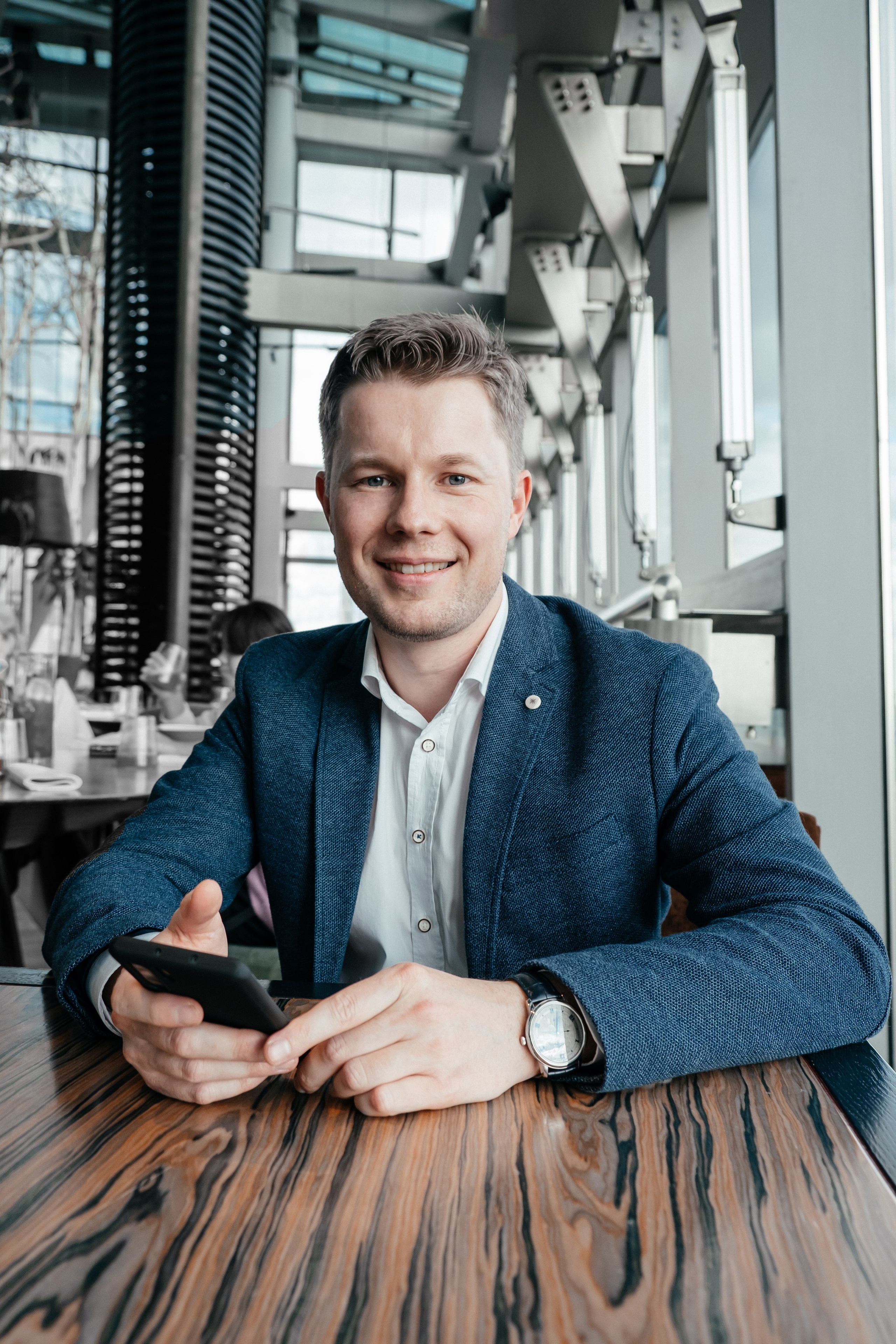 Мужская фотосессия, портретная в студии в Москве. Фото-ВидеоПродакшен для экспертов и брендов