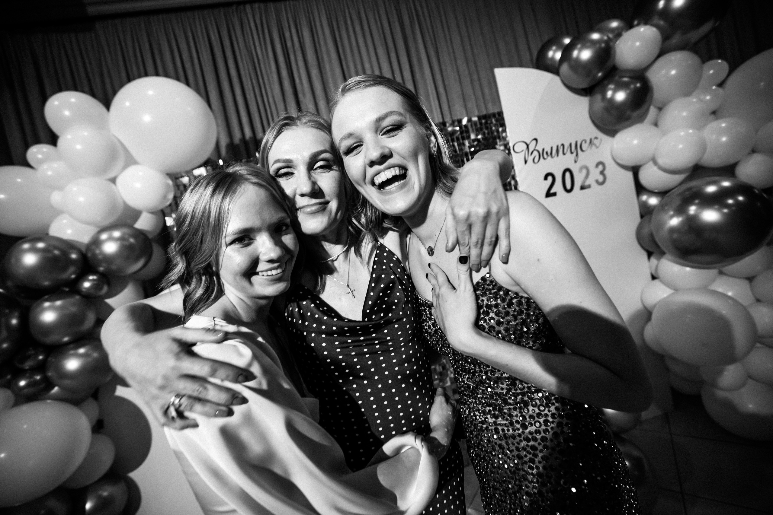 2023-06-23 Выпускной МБОУ СОШ № 10. Фотограф в Красноярске